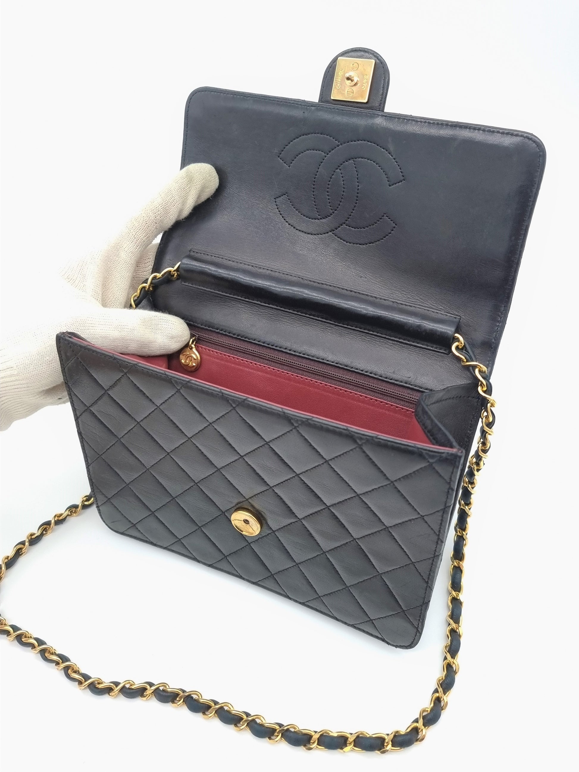 Chanel Quilted Lambskin Shoulder Bag 24k - 96636f