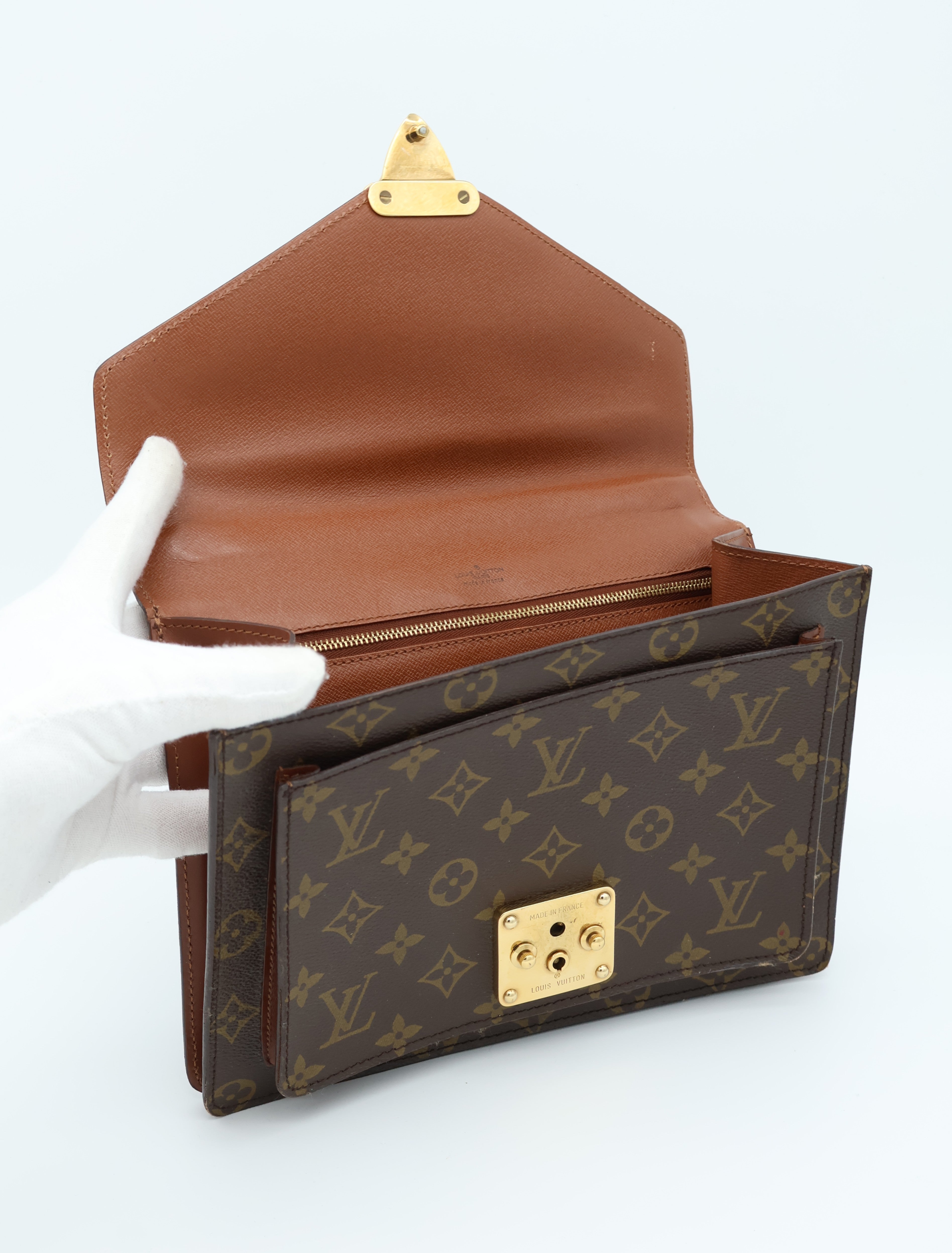 Louis Vuitton Monceau 26