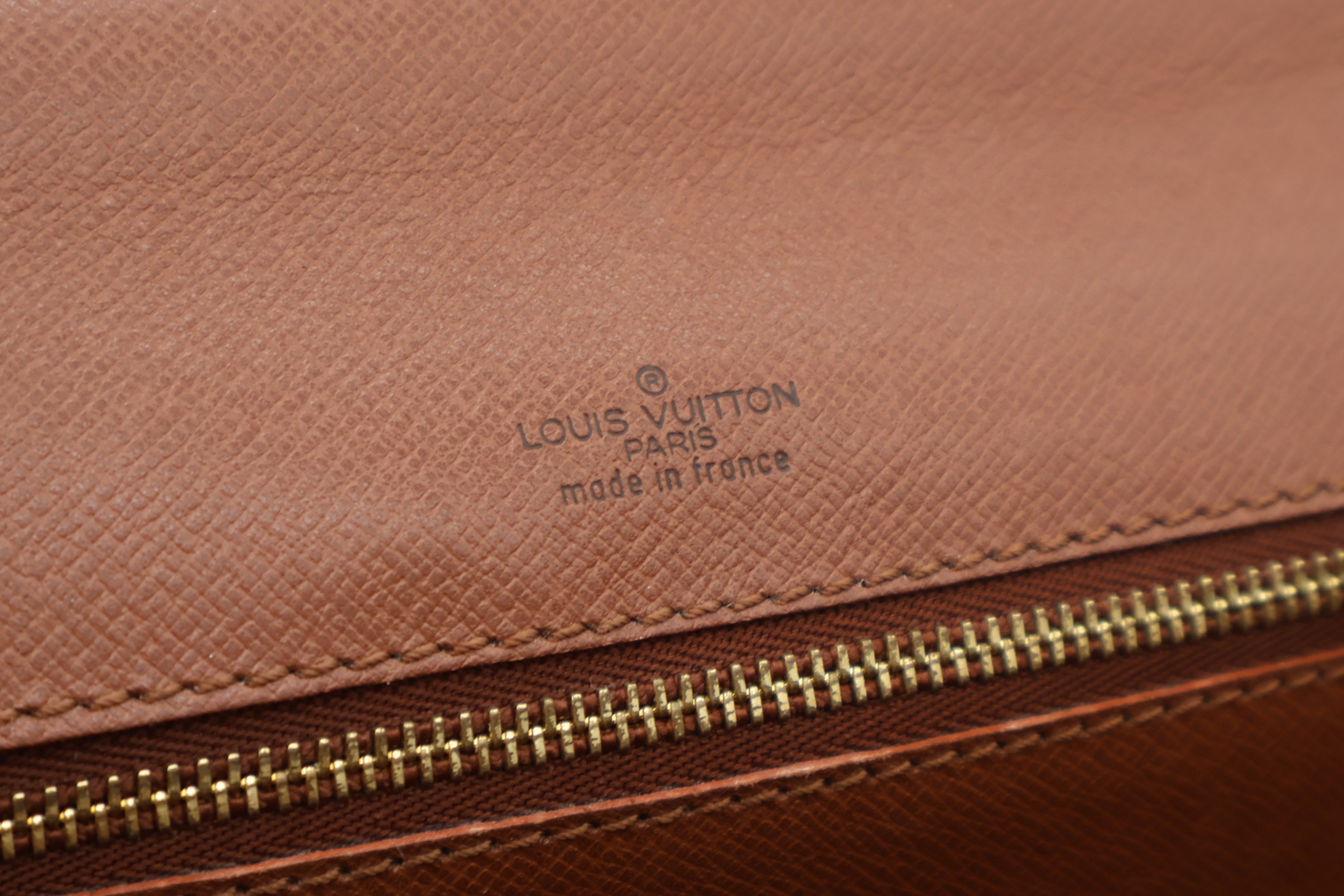 Louis Vuitton Monceau 26