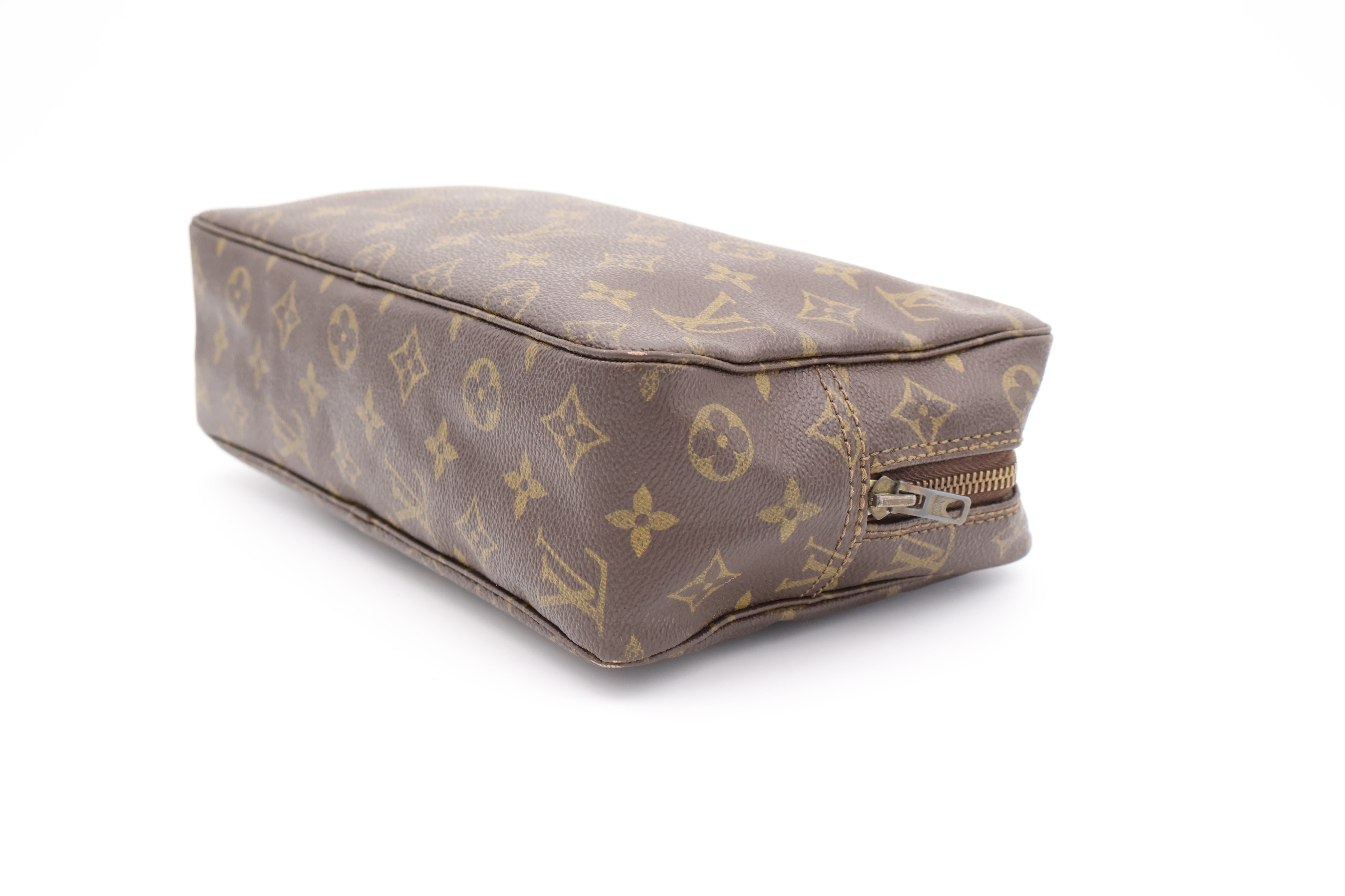 Louis Vuitton Trousse Toilette 28