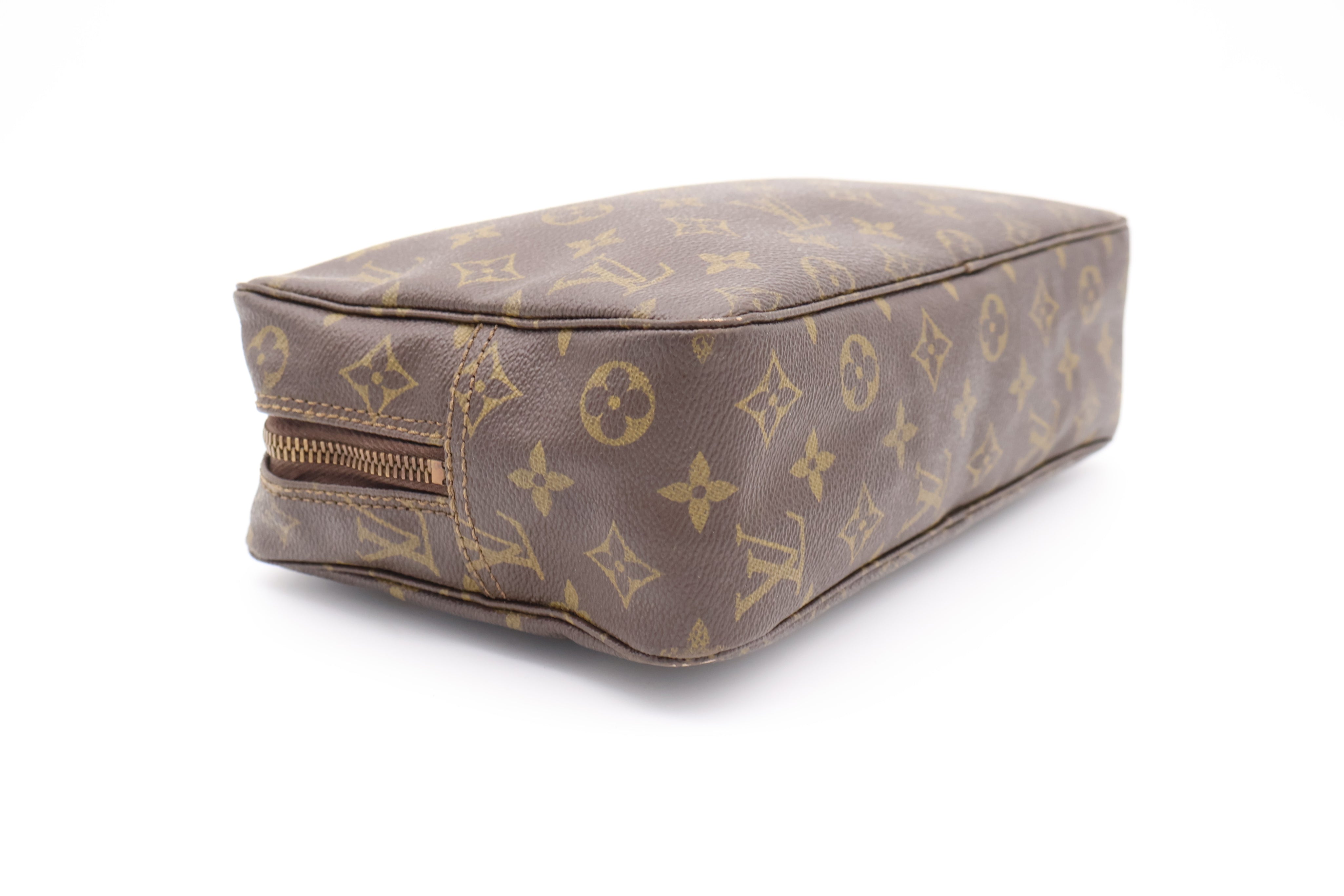 Louis Vuitton Trousse Toilette 28