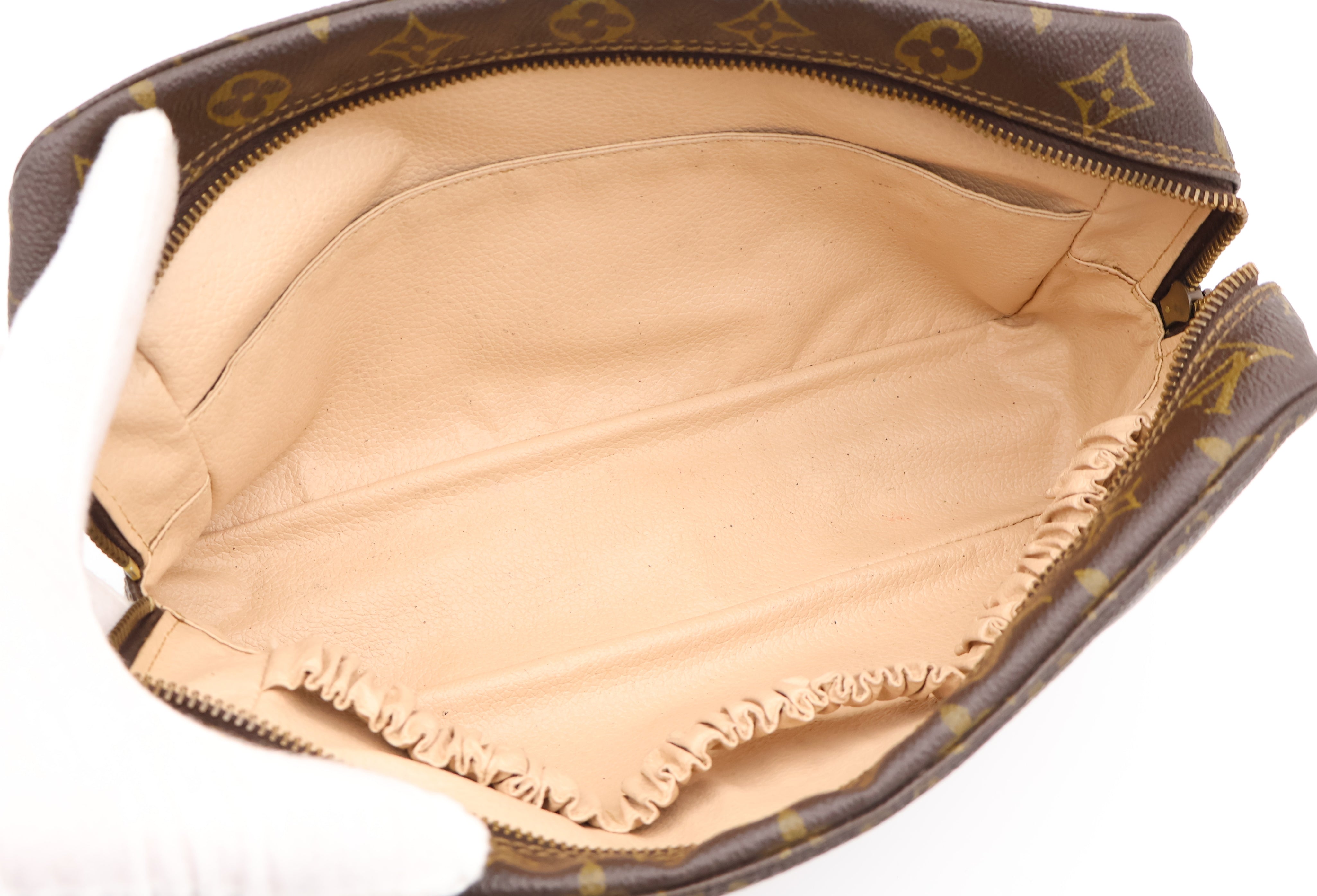 Louis Vuitton Trousse Toilette 28