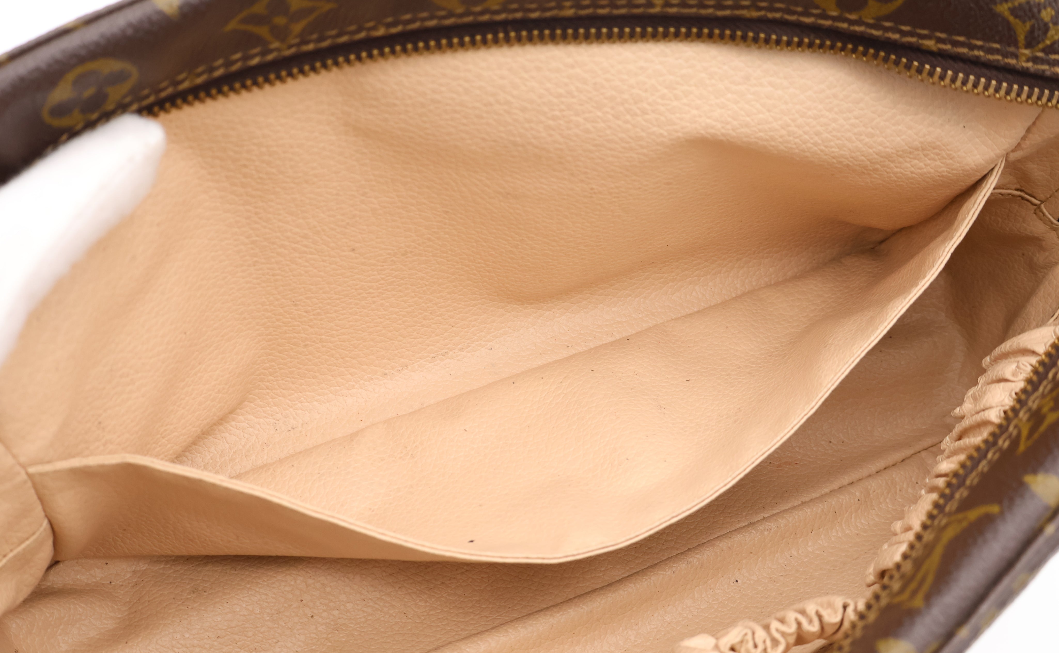Louis Vuitton Trousse Toilette 28