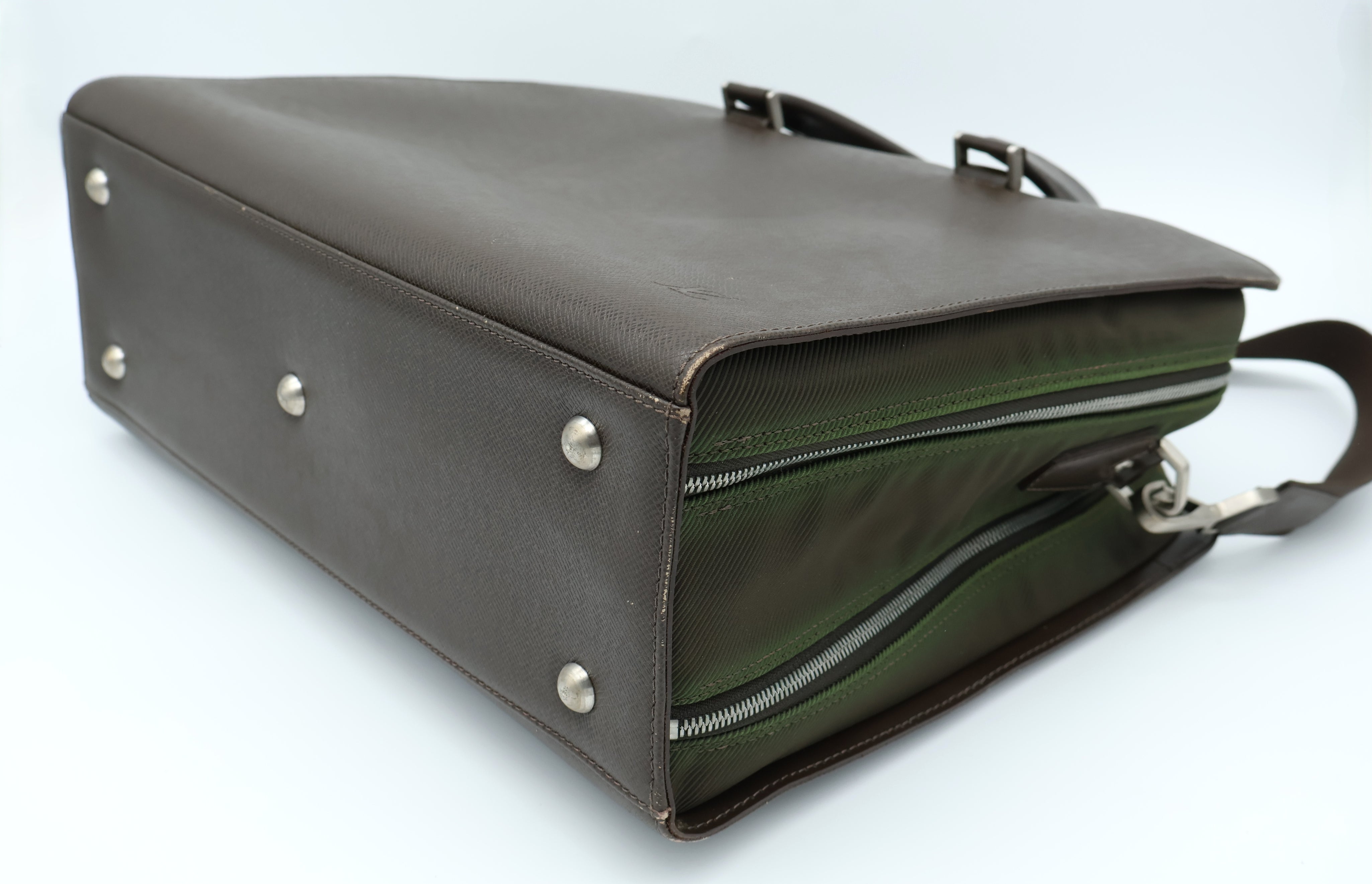 Louis Vuitton Nevsky Taiga