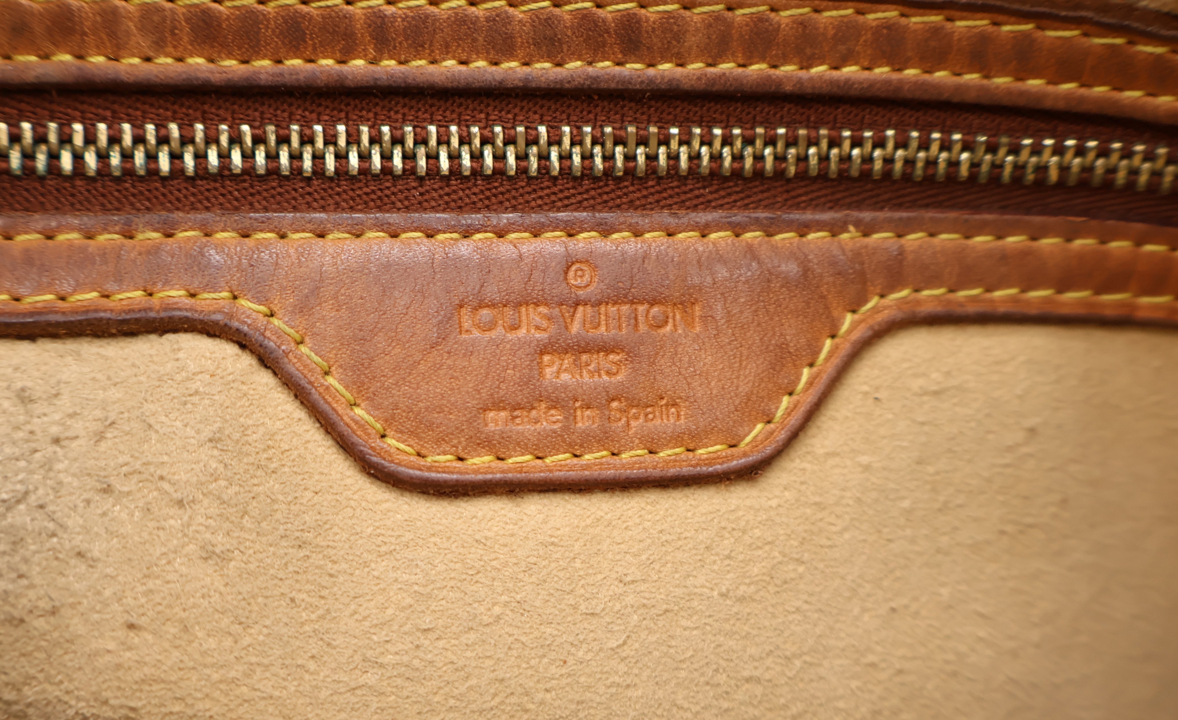 Louis Vuitton Looping GM