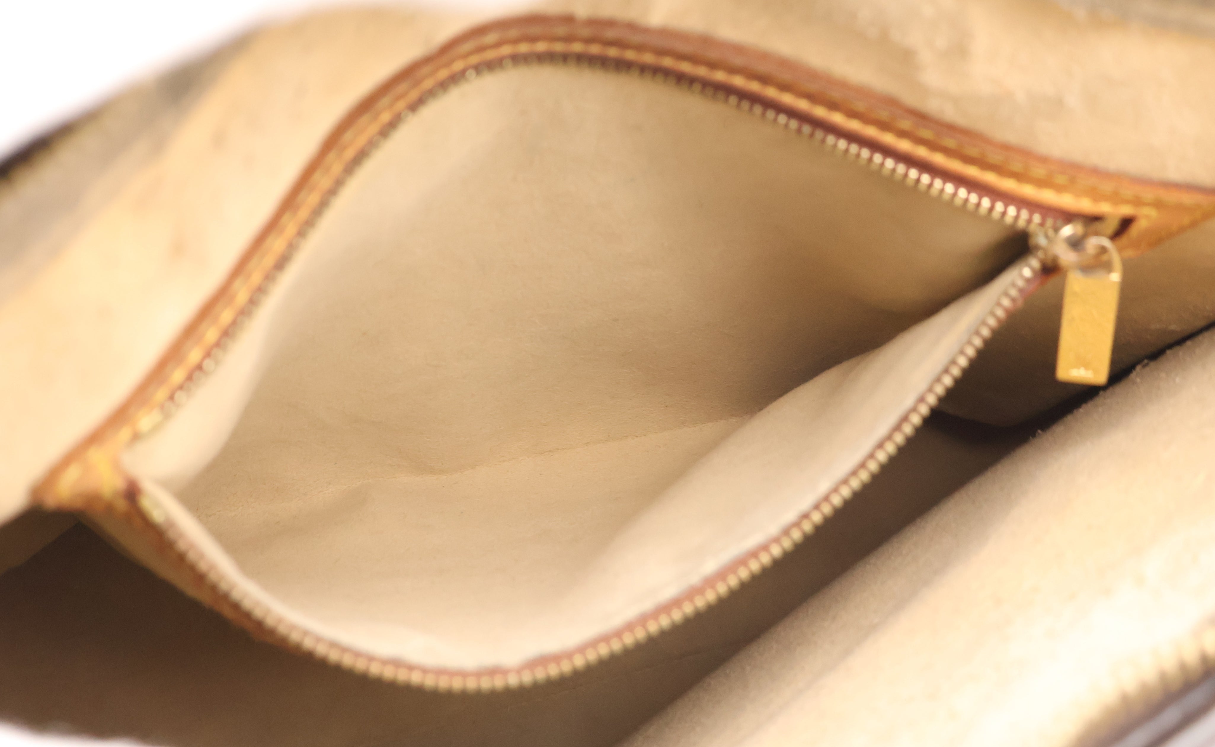 Louis Vuitton Looping GM