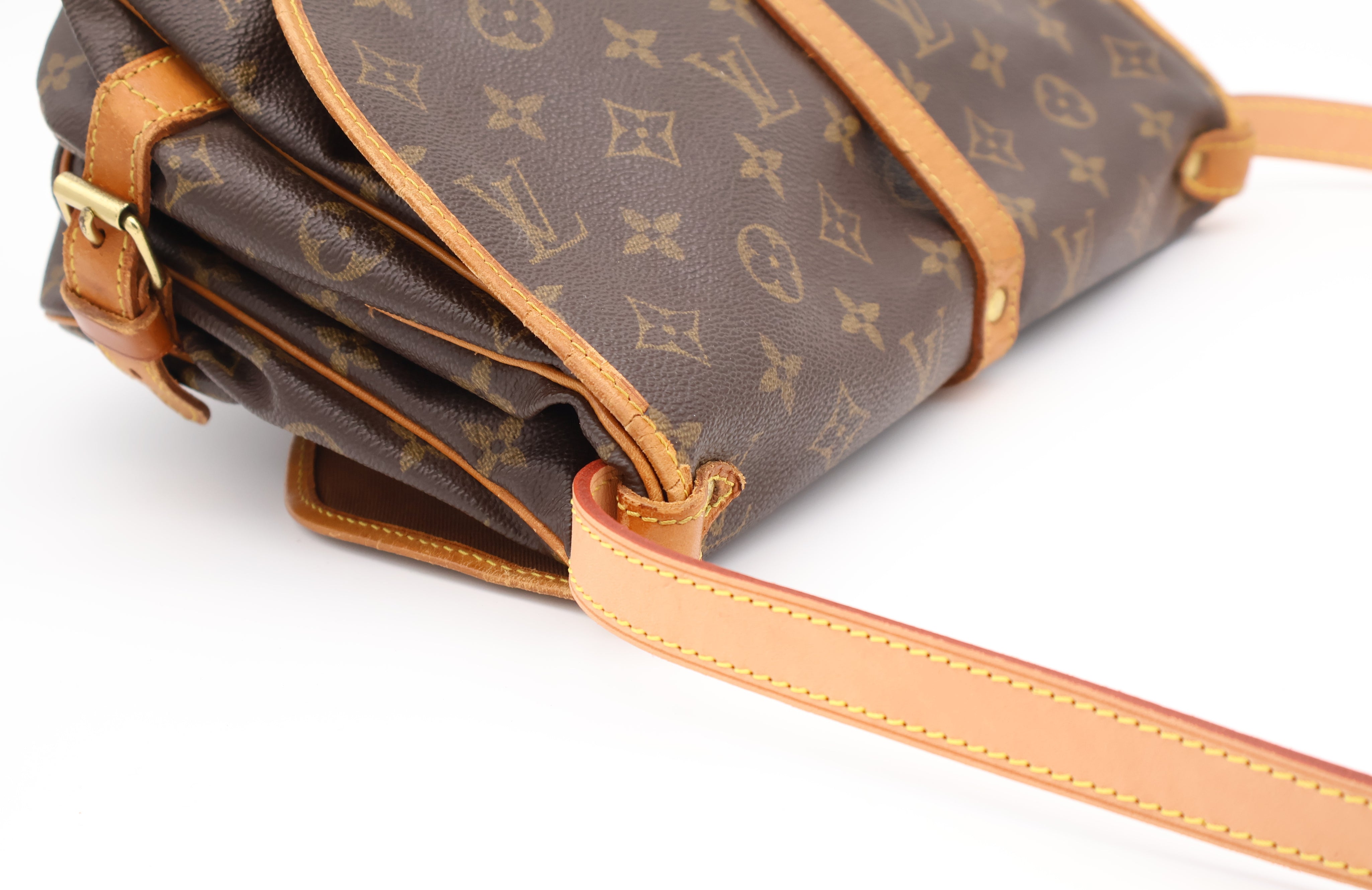 Louis Vuitton Saumur 30