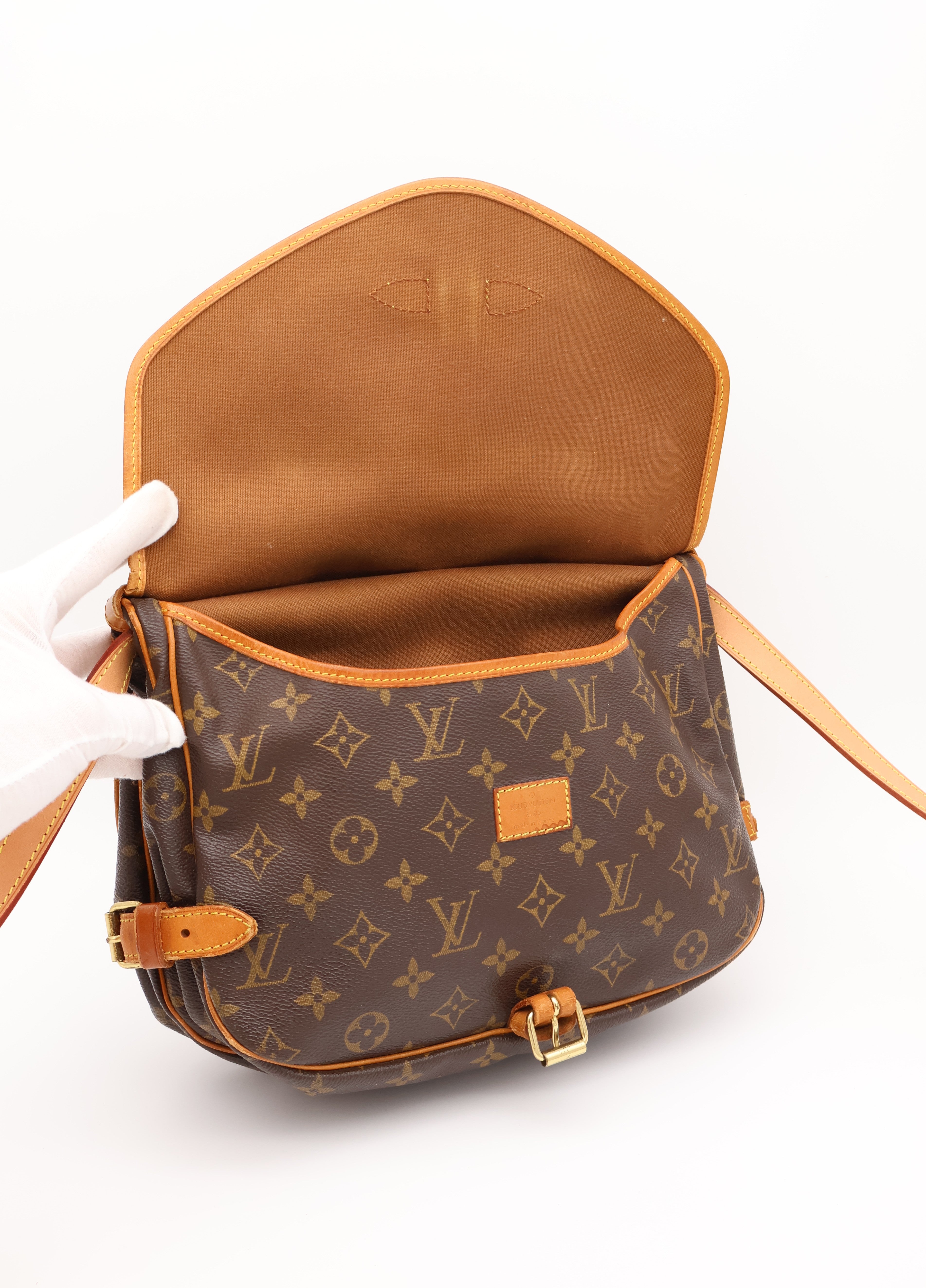 Louis Vuitton Saumur 30