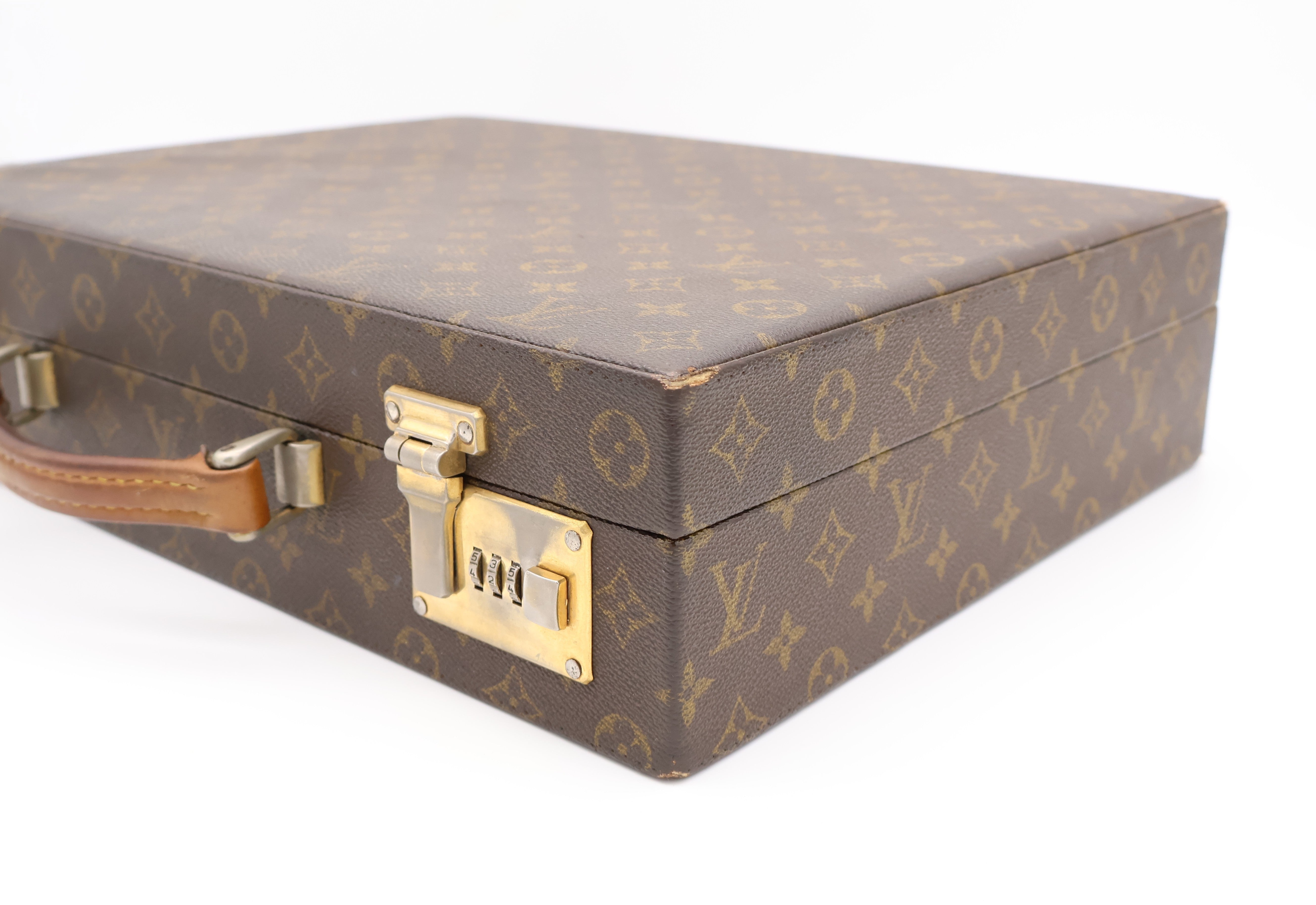 Louis Vuitton Attaché President – Luxor Finland