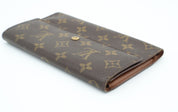 Louis Vuitton Trifold Lompakko