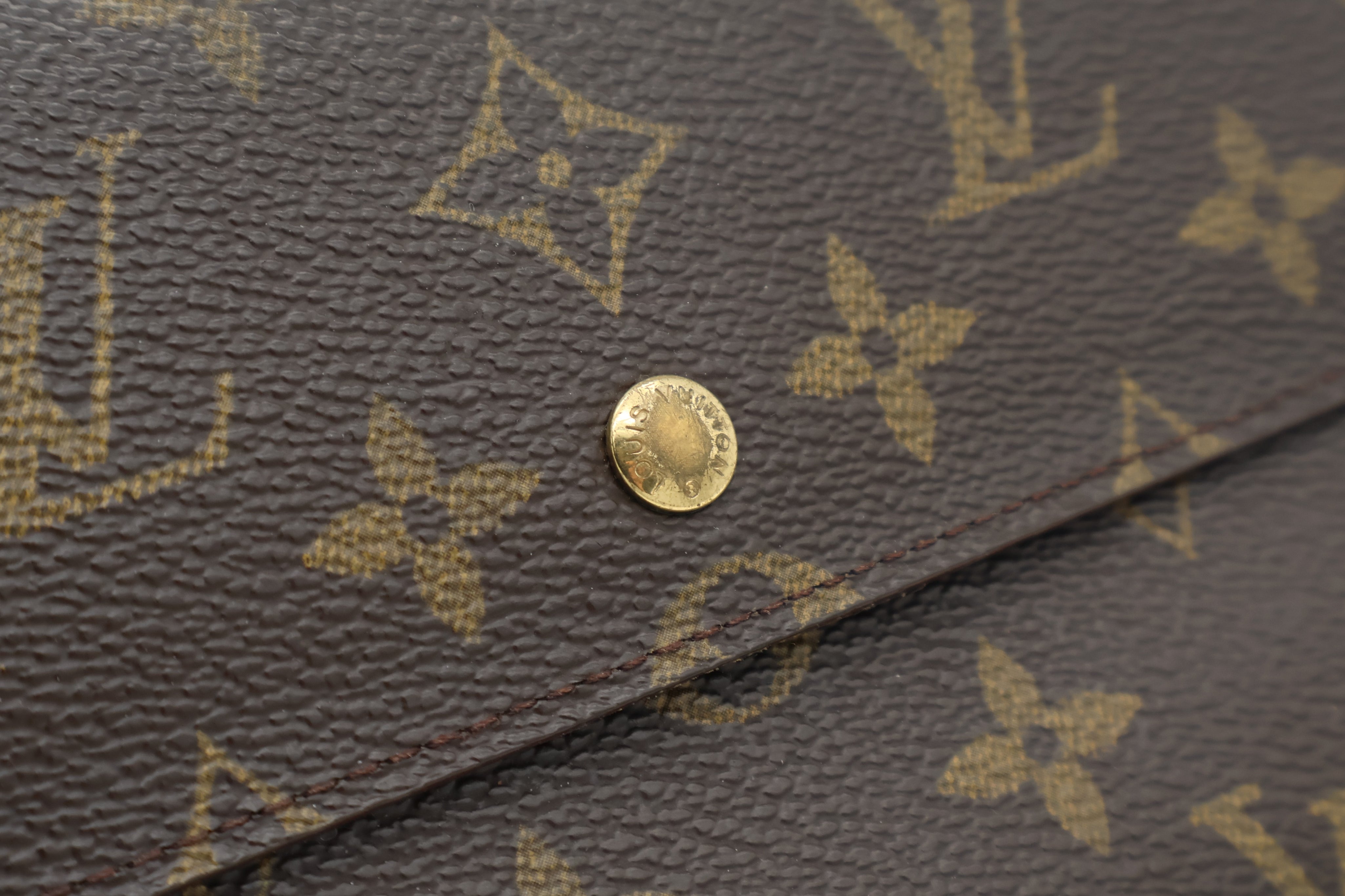 Louis Vuitton Trifold Lompakko