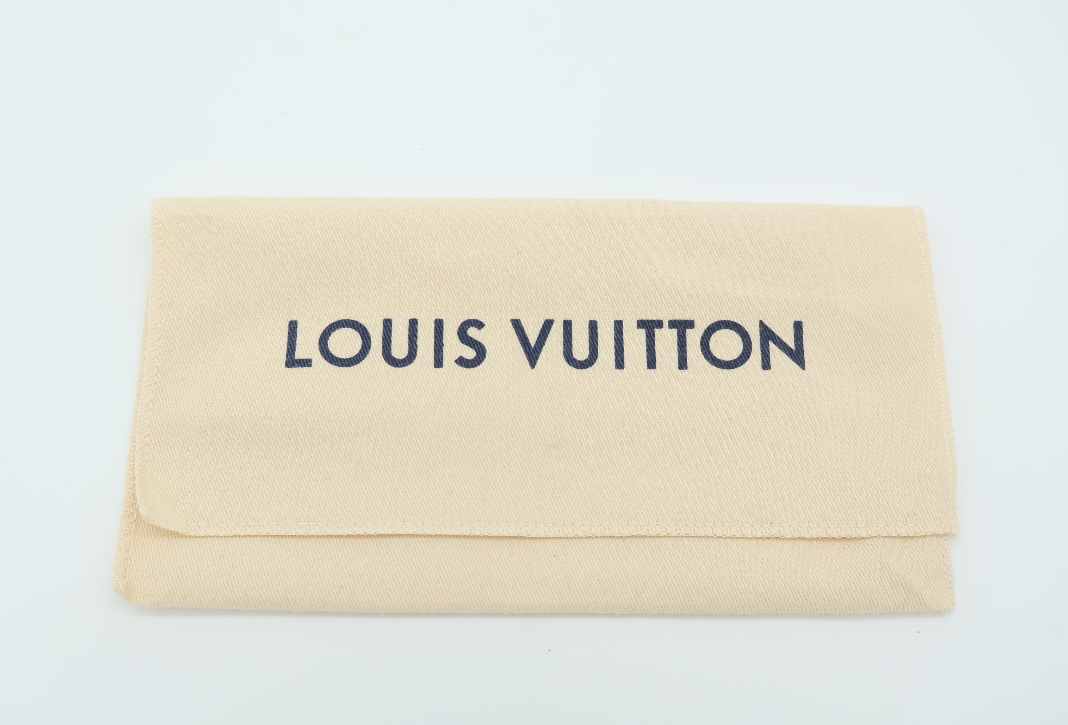 Louis Vuitton Trifold Lompakko