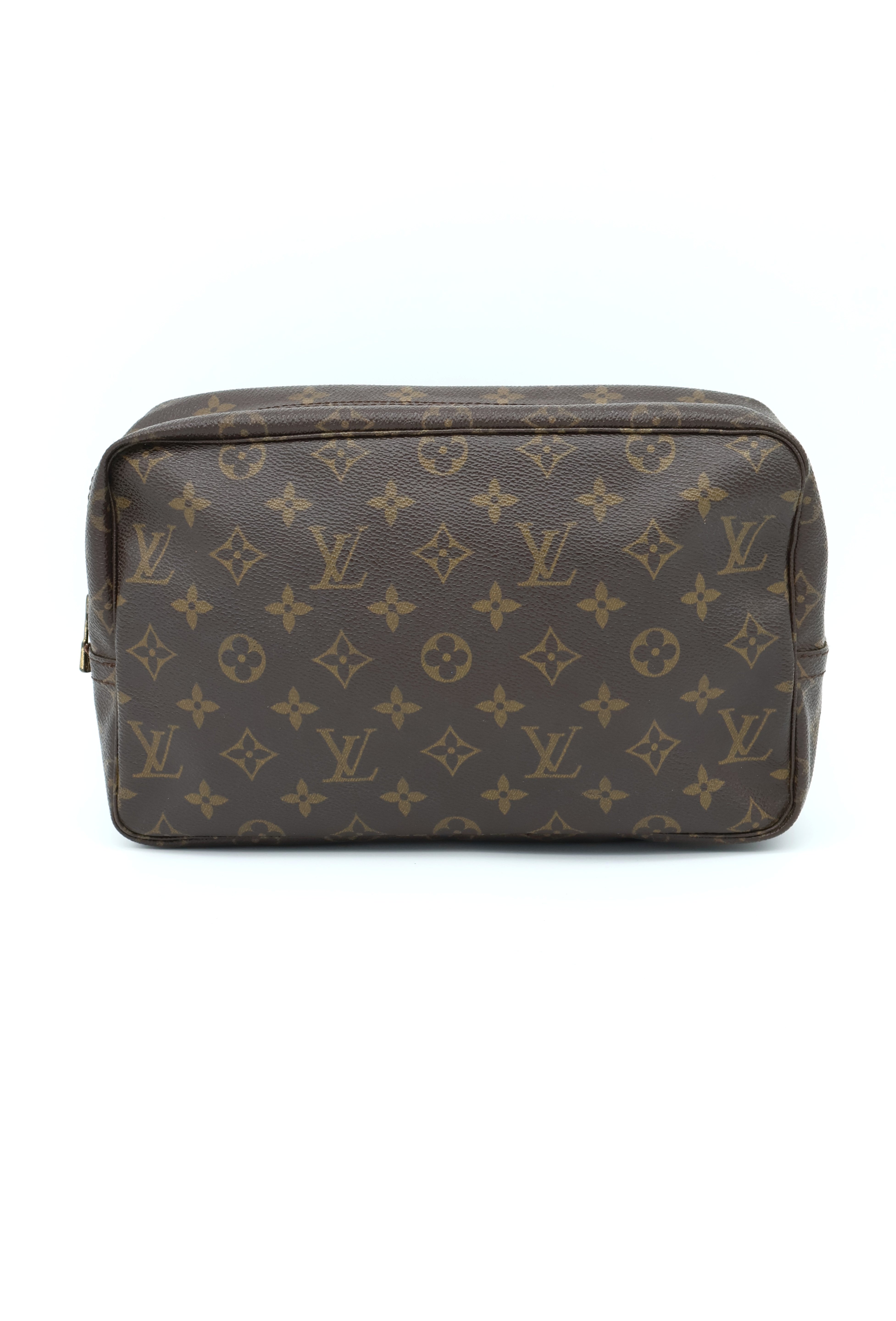 Louis Vuitton Trousse Toilette 28