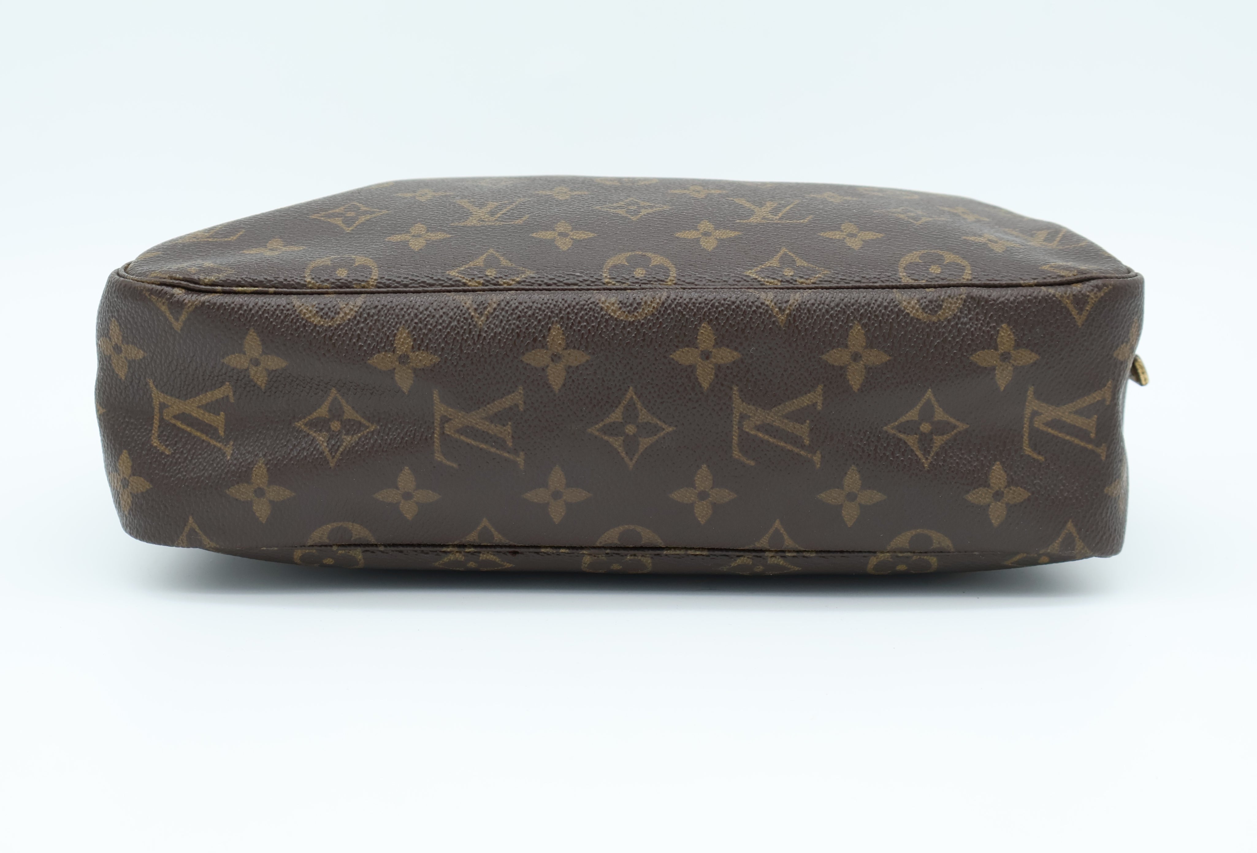 Louis Vuitton Trousse Toilette 28