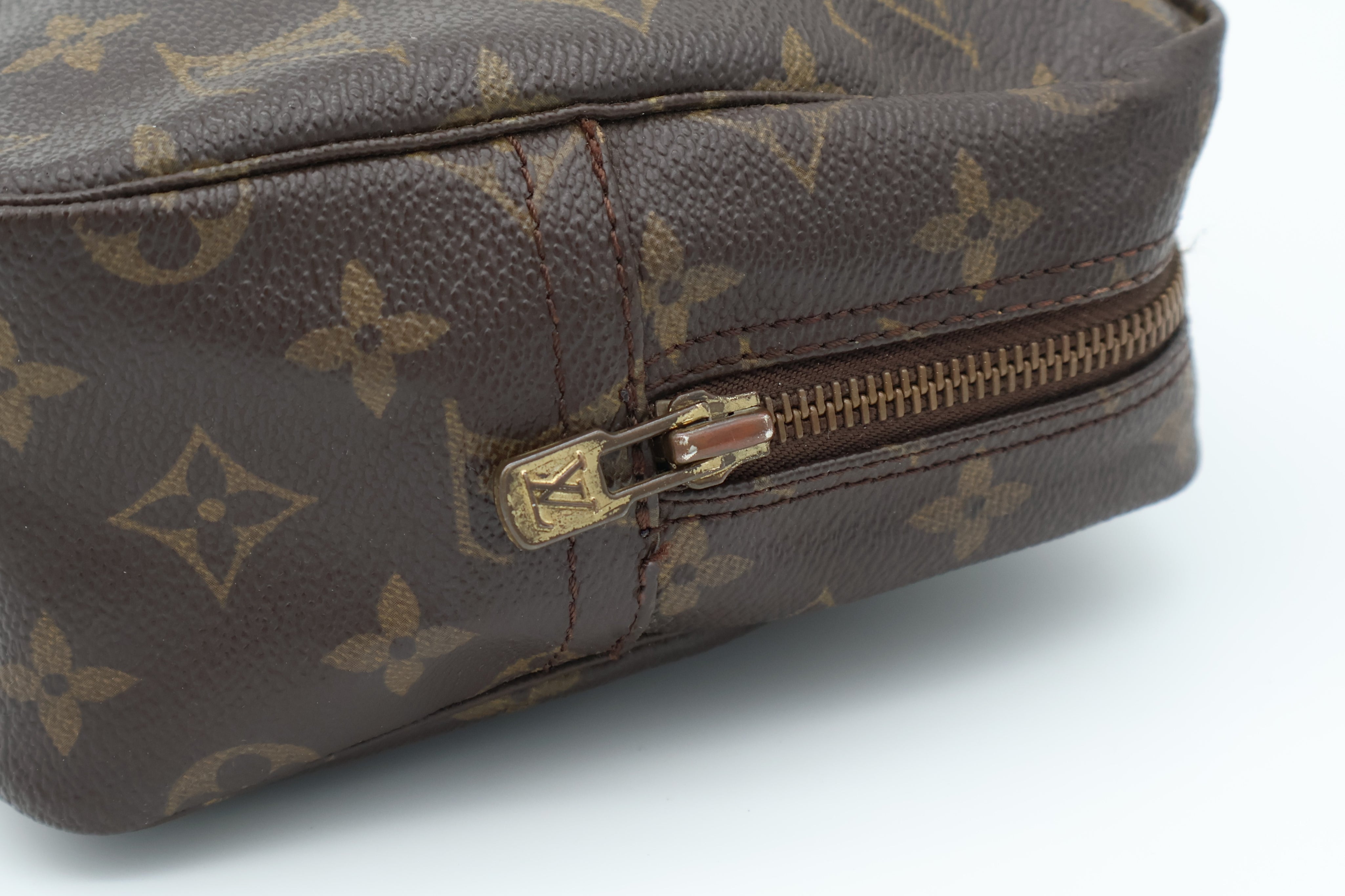 Louis Vuitton Trousse Toilette 28