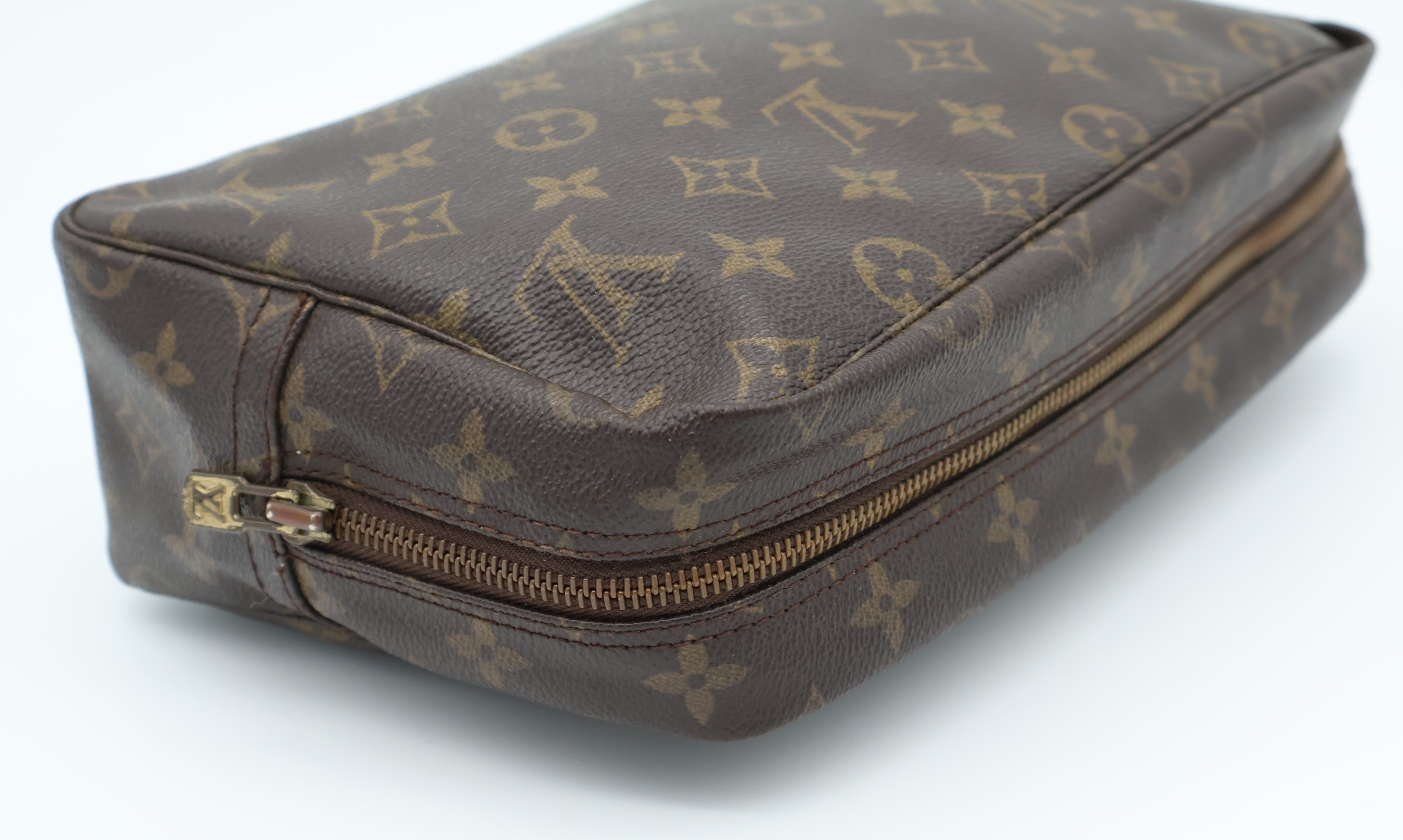 Louis Vuitton Trousse Toilette 28