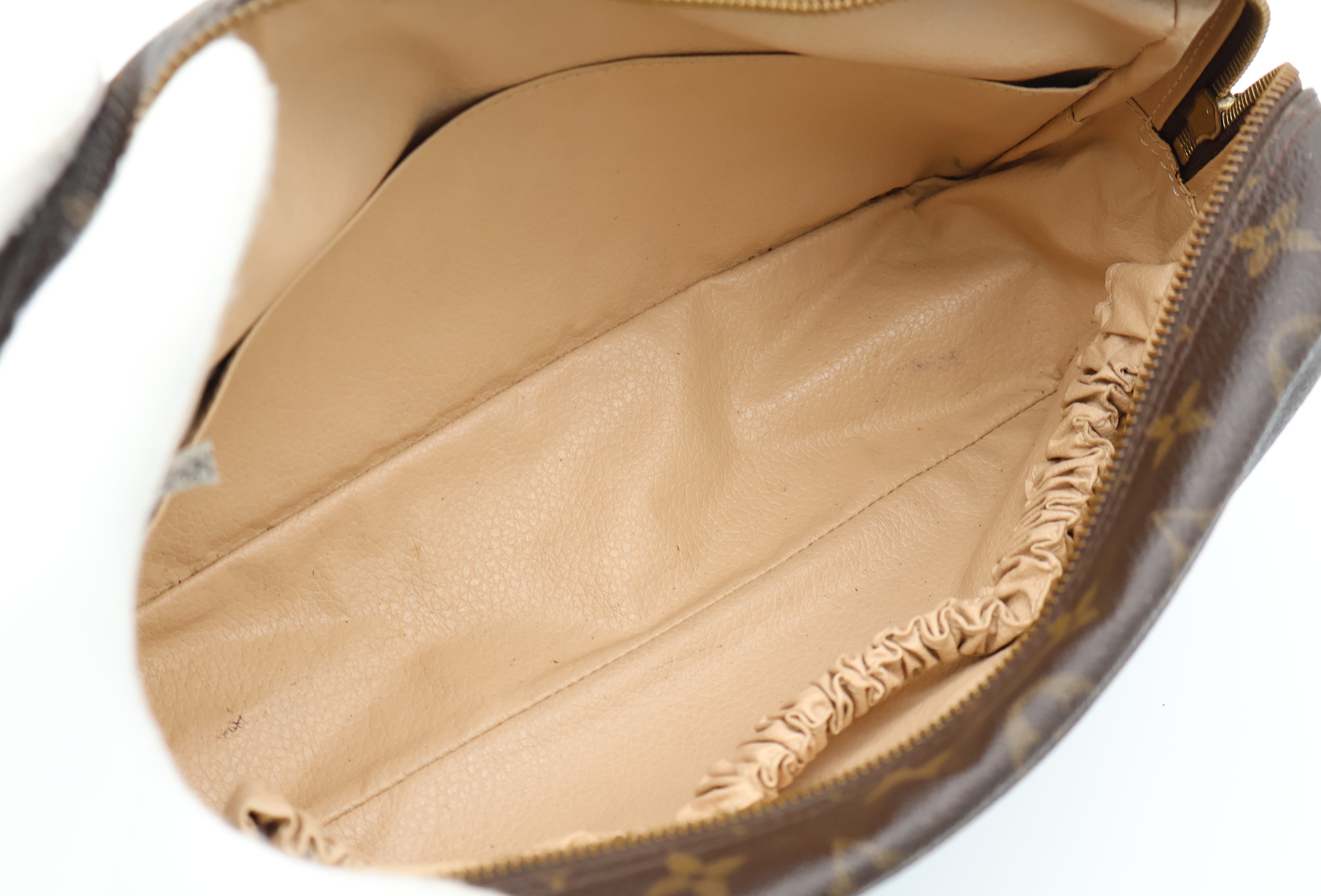 Louis Vuitton Trousse Toilette 28