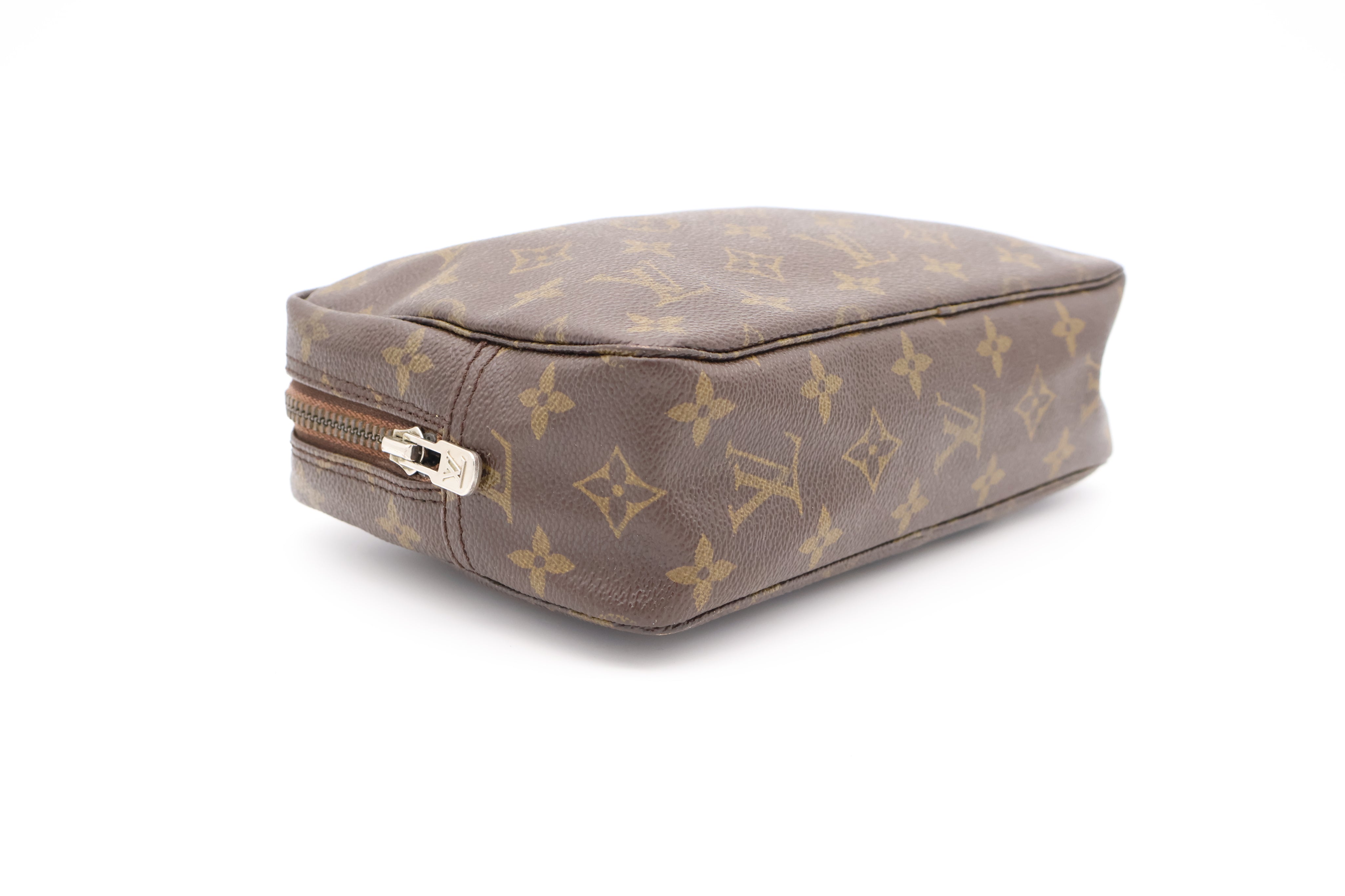 Louis Vuitton Trousse Toilette 23