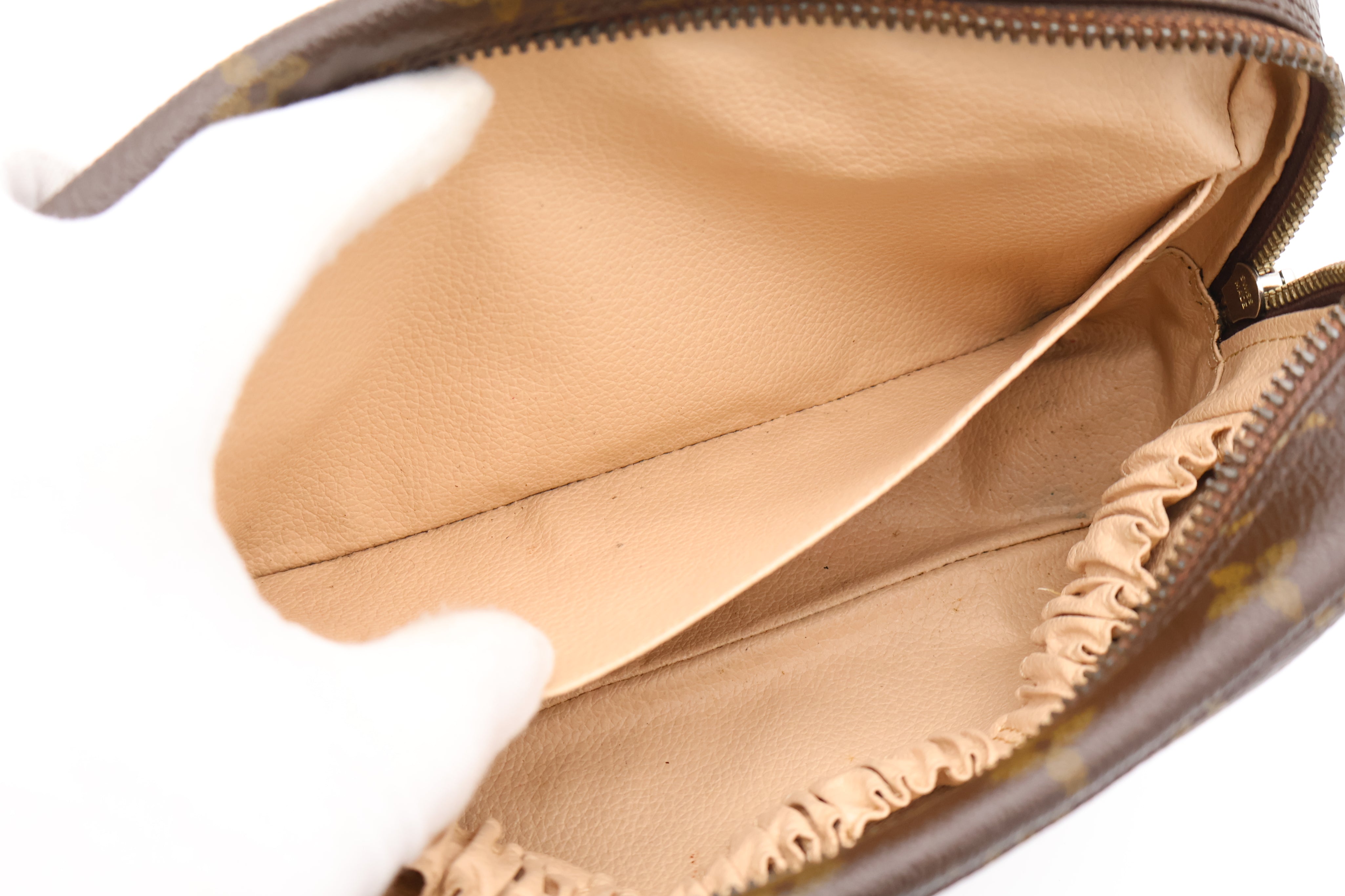 Louis Vuitton Trousse Toilette 23