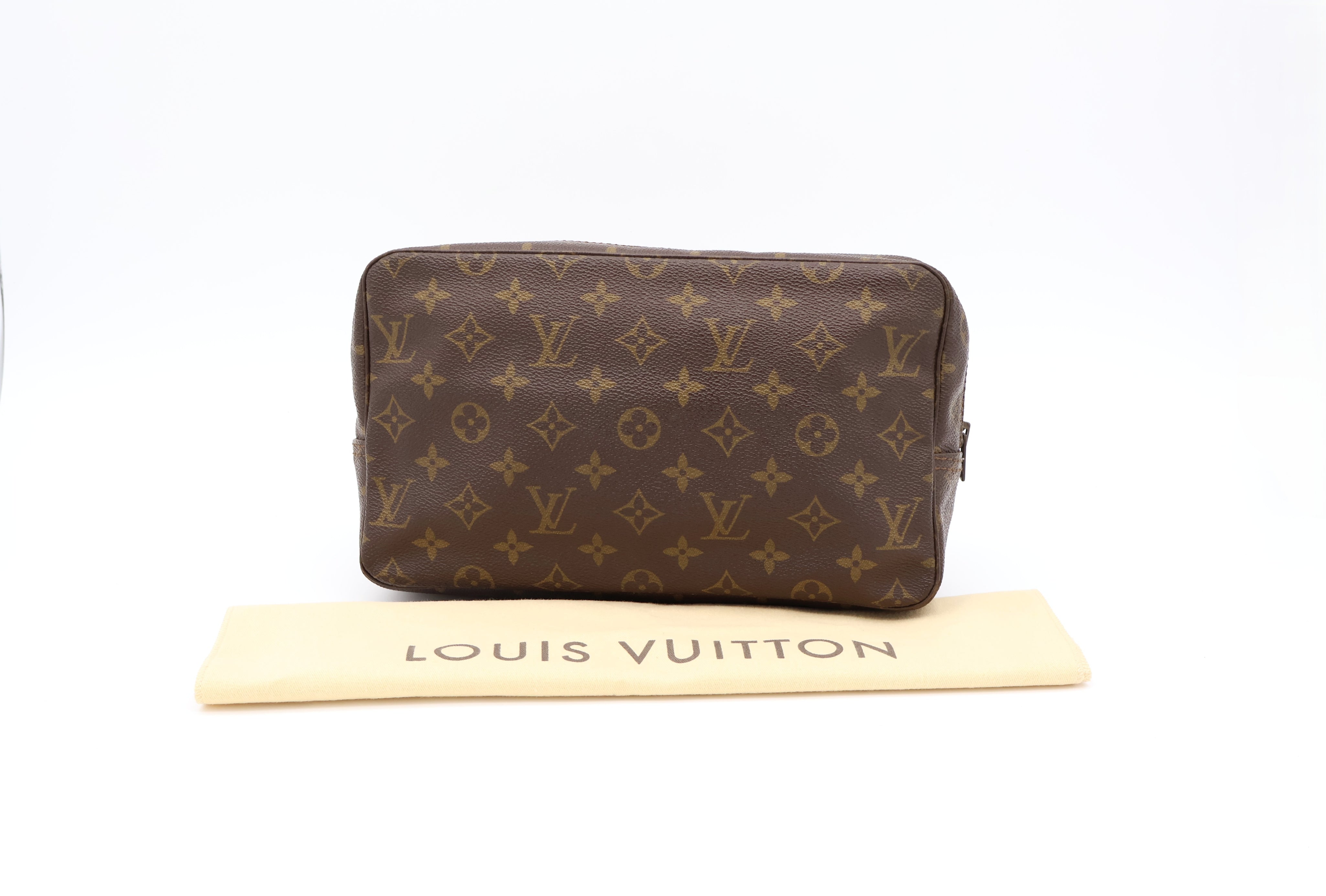 Louis Vuitton Trousse Toilette 28