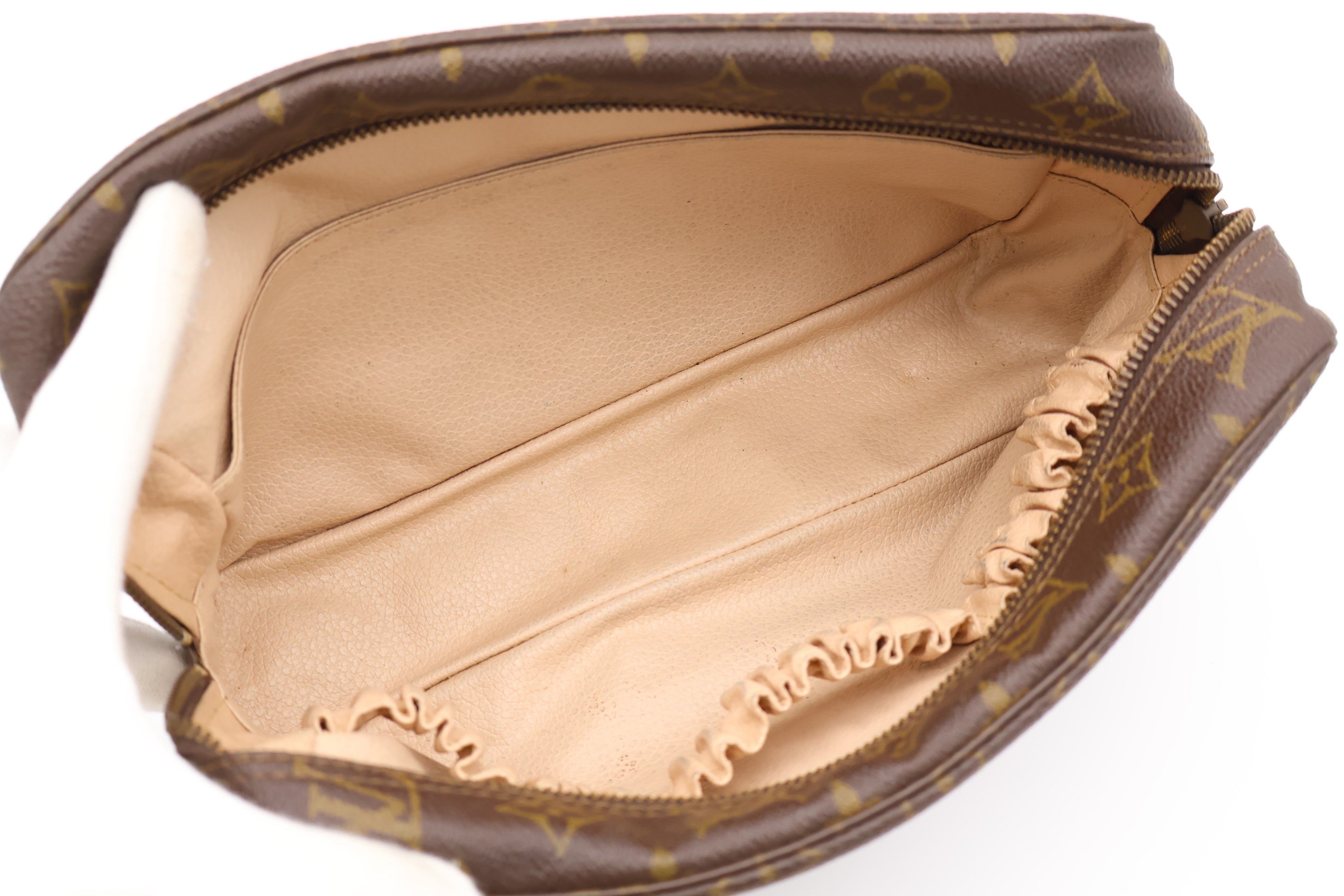 Louis Vuitton Trousse Toilette 28