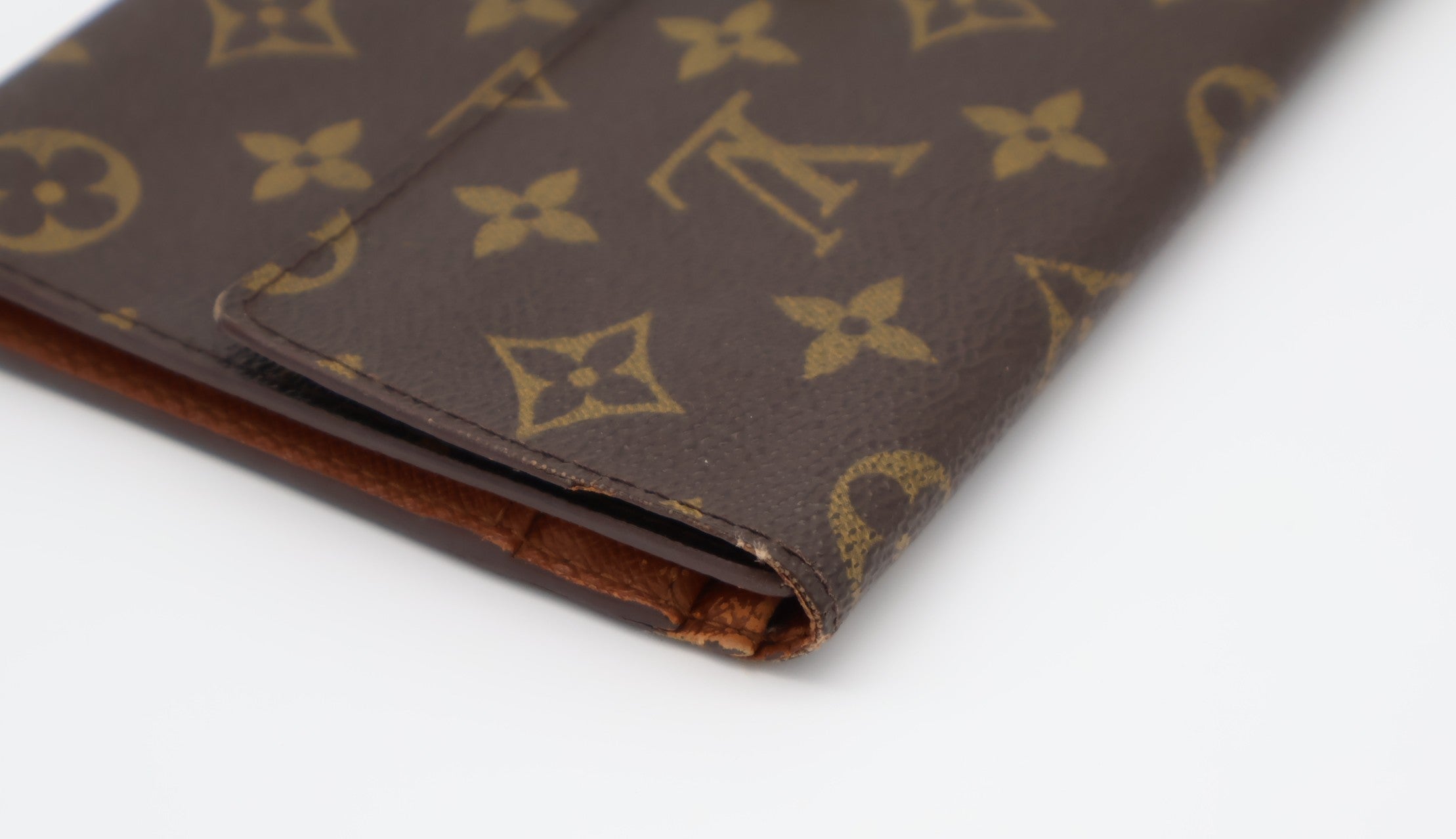Louis Vuitton Pochette Passport Wallet