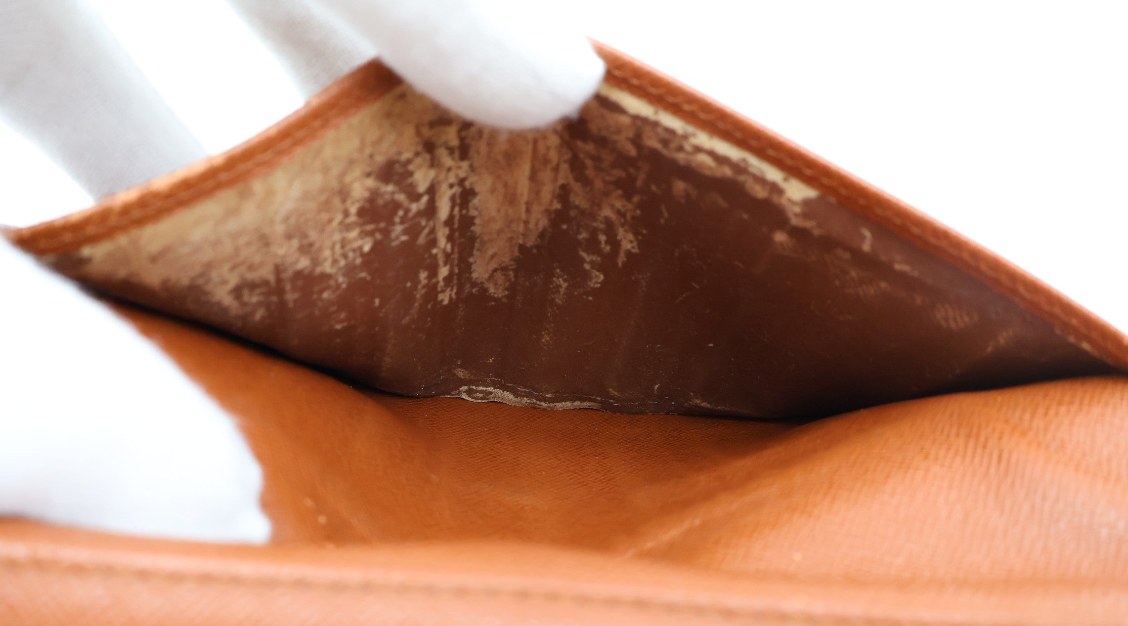 Louis Vuitton Pochette Passport Wallet