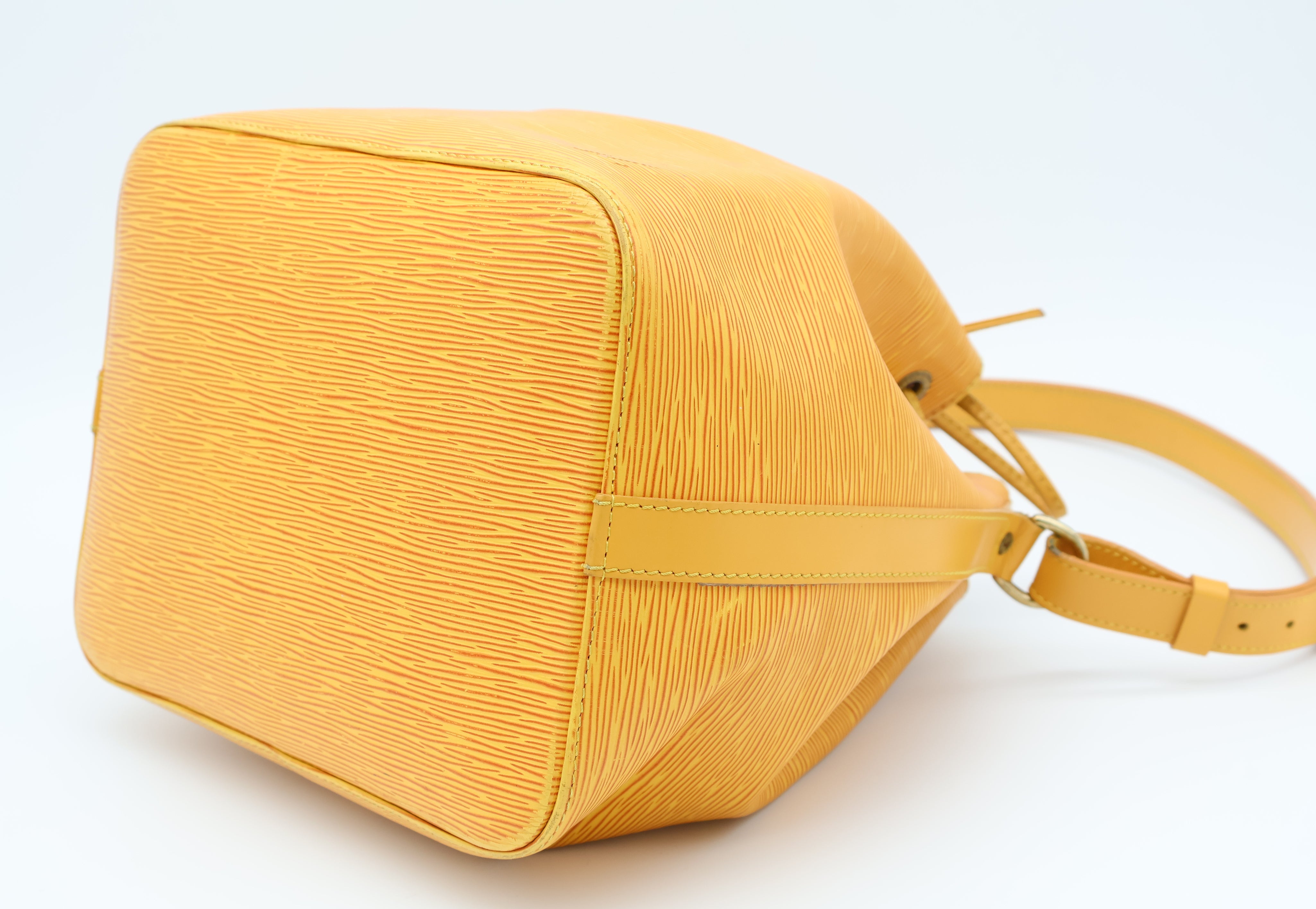 Louis Vuitton Petit Noé Epi