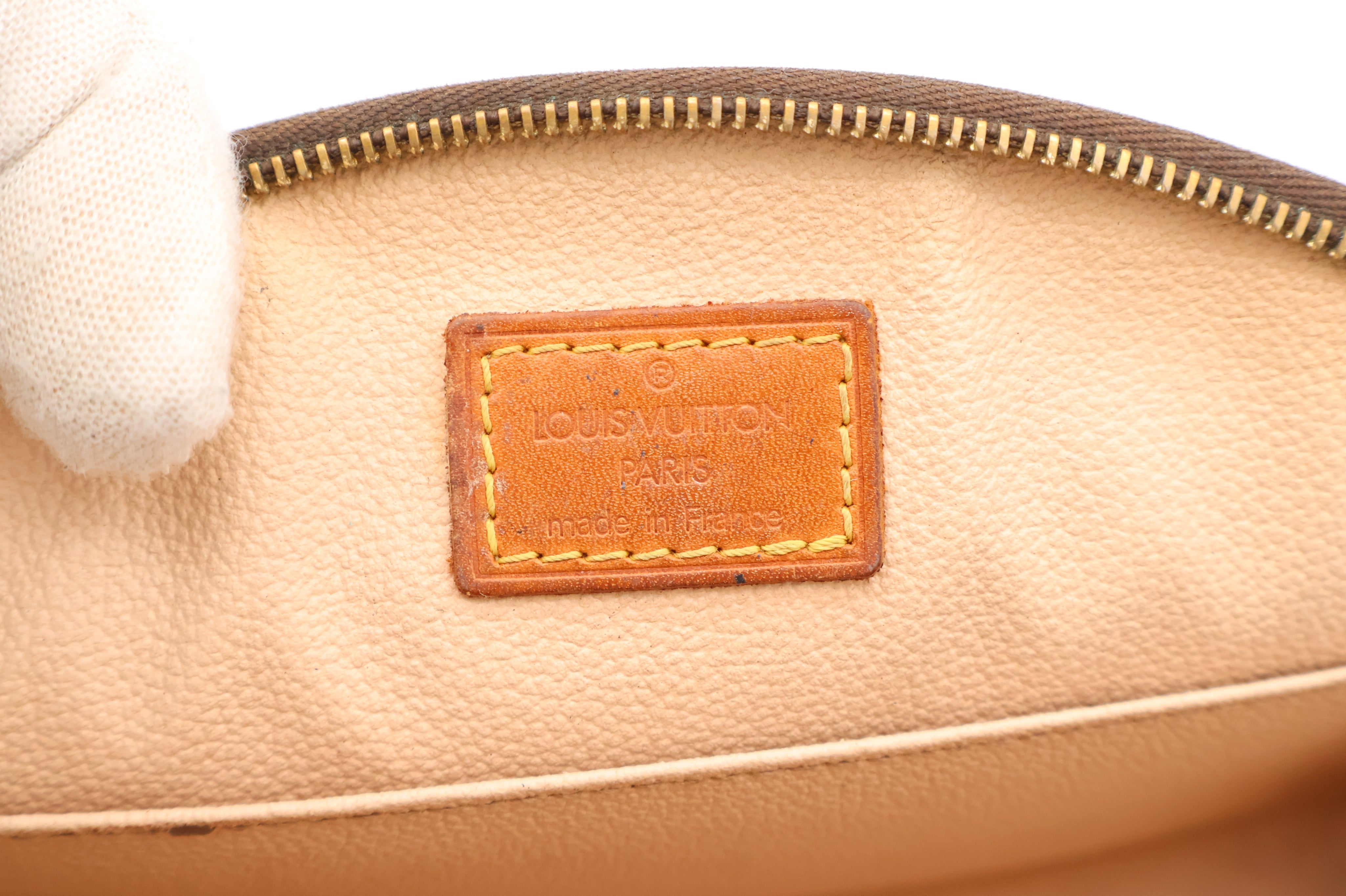 Louis Vuitton Trousse Demi Ronde