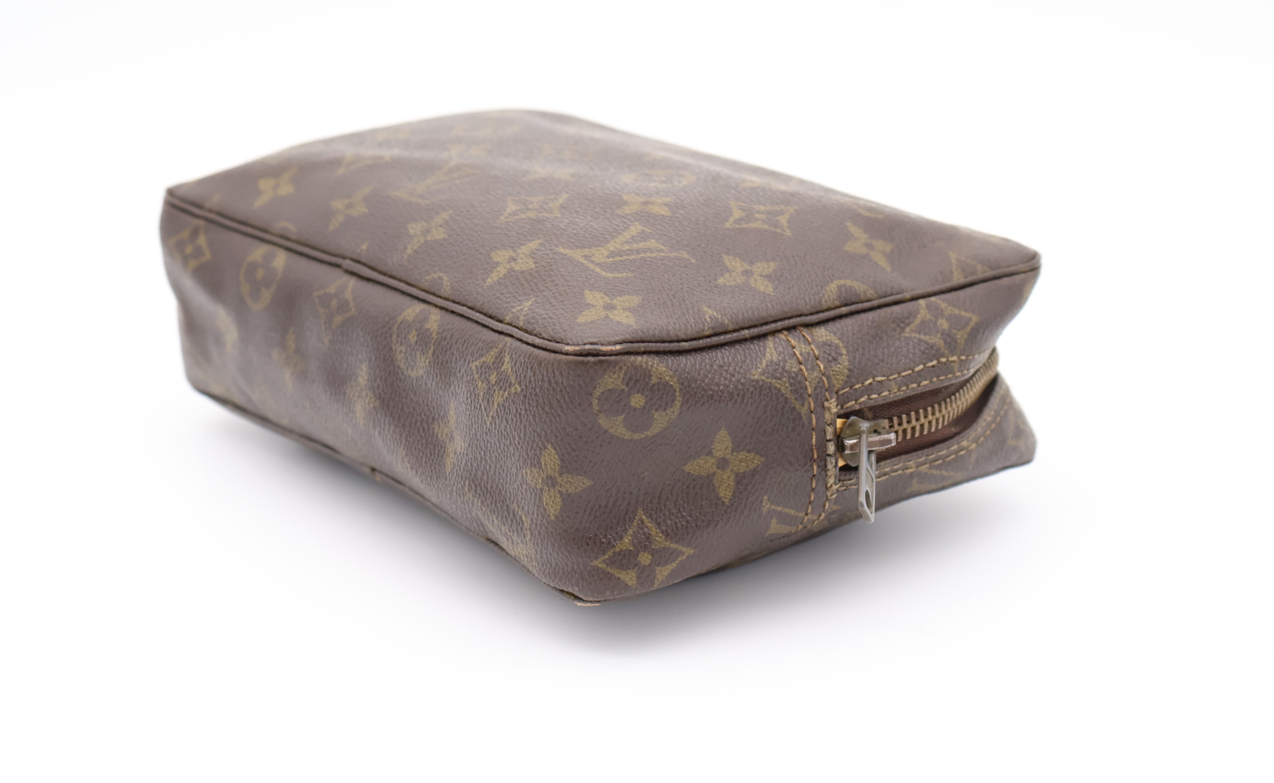 Louis Vuitton Trousse Toilette 23