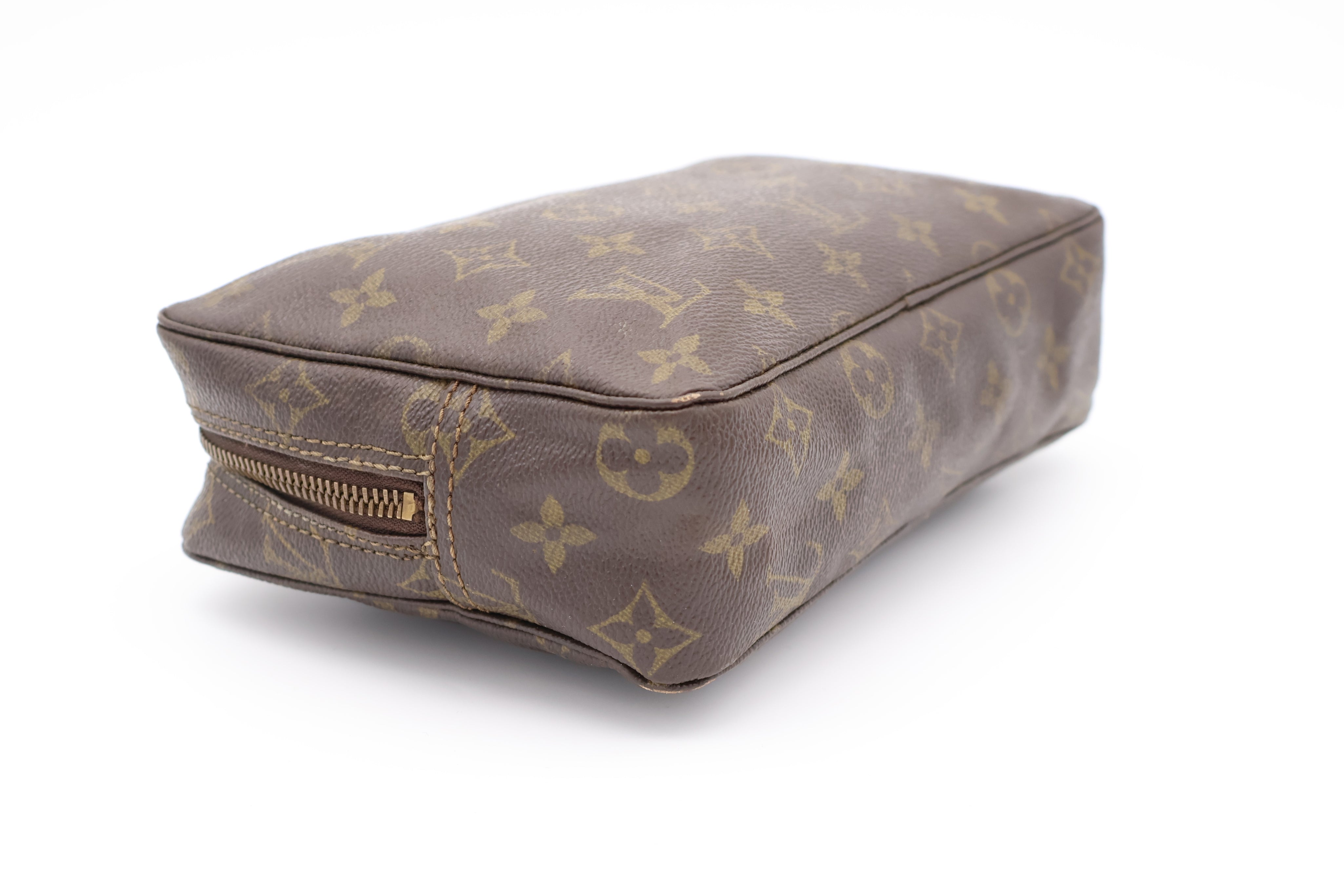 Louis Vuitton Trousse Toilette 23