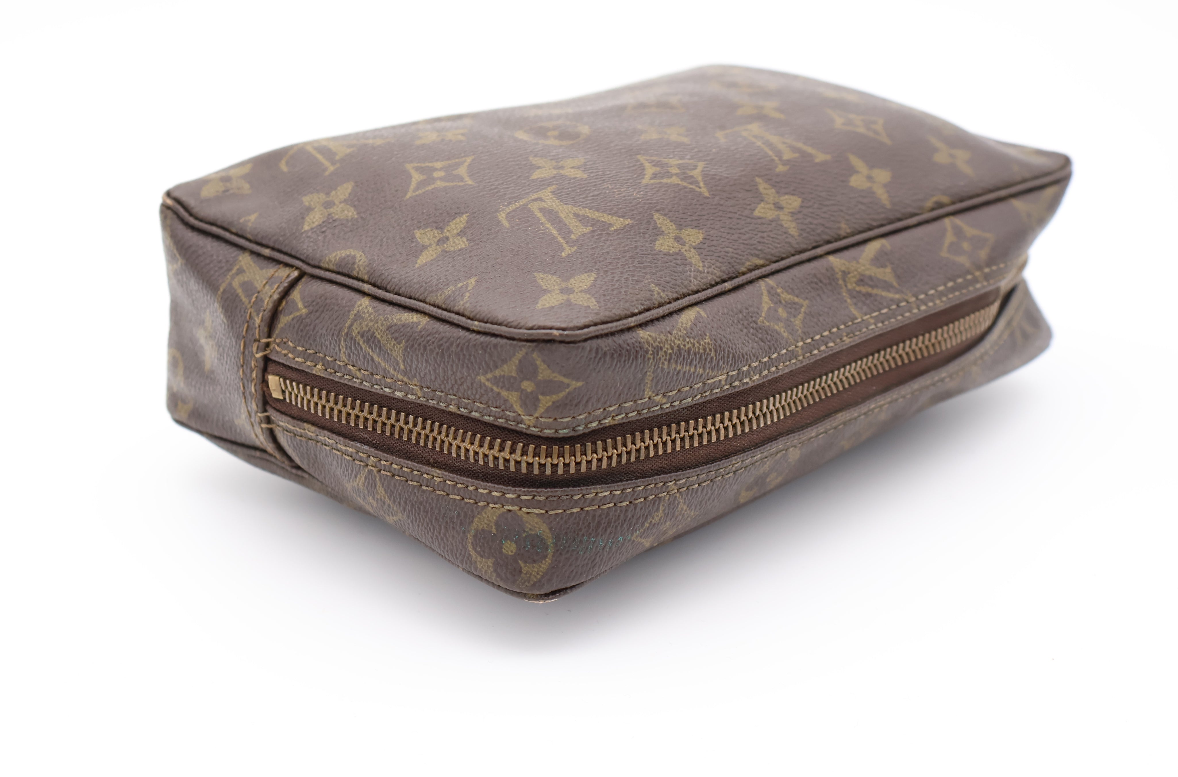 Louis Vuitton Trousse Toilette 23