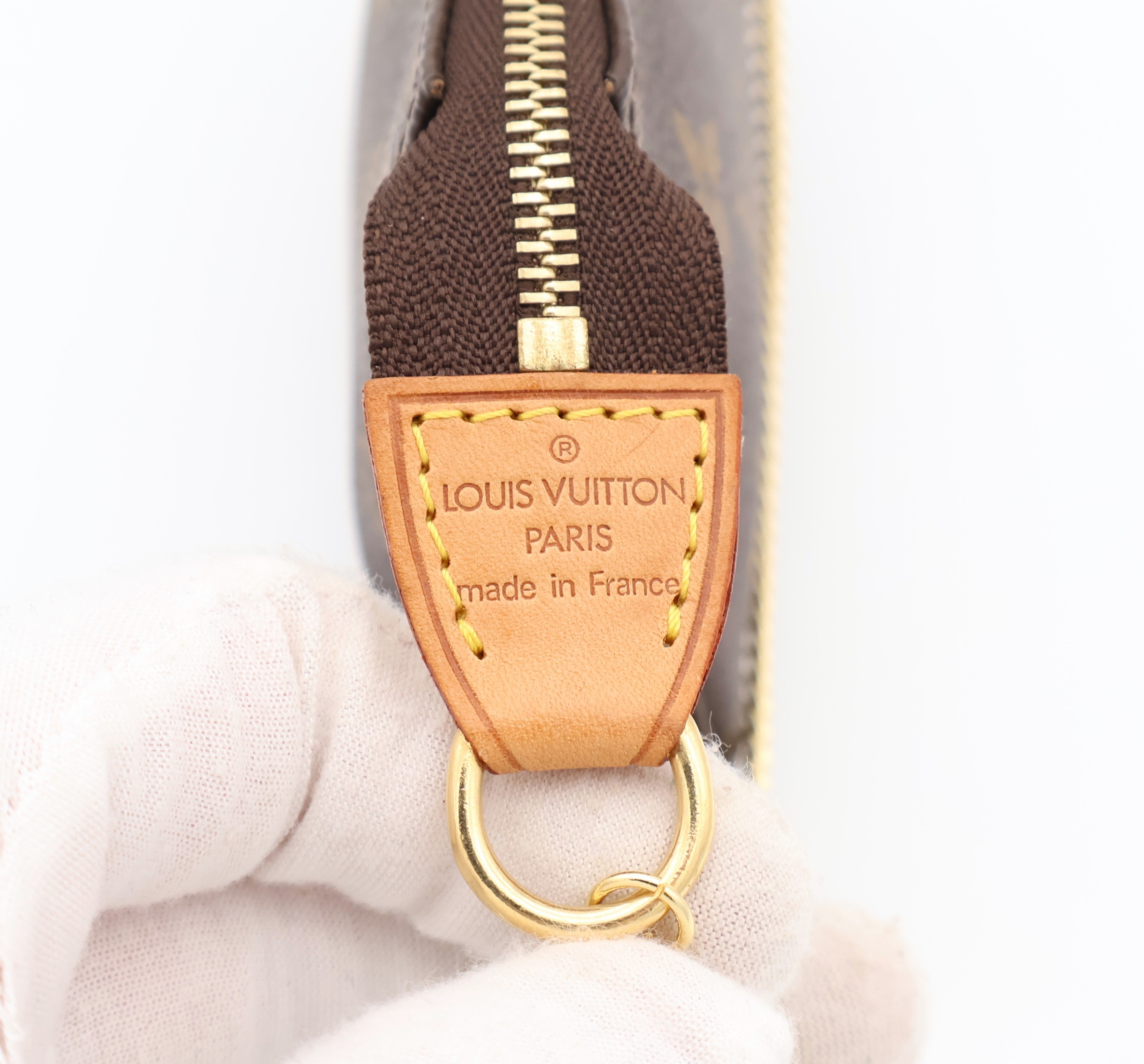 Louis Vuitton Bucket Pochette Accessoires