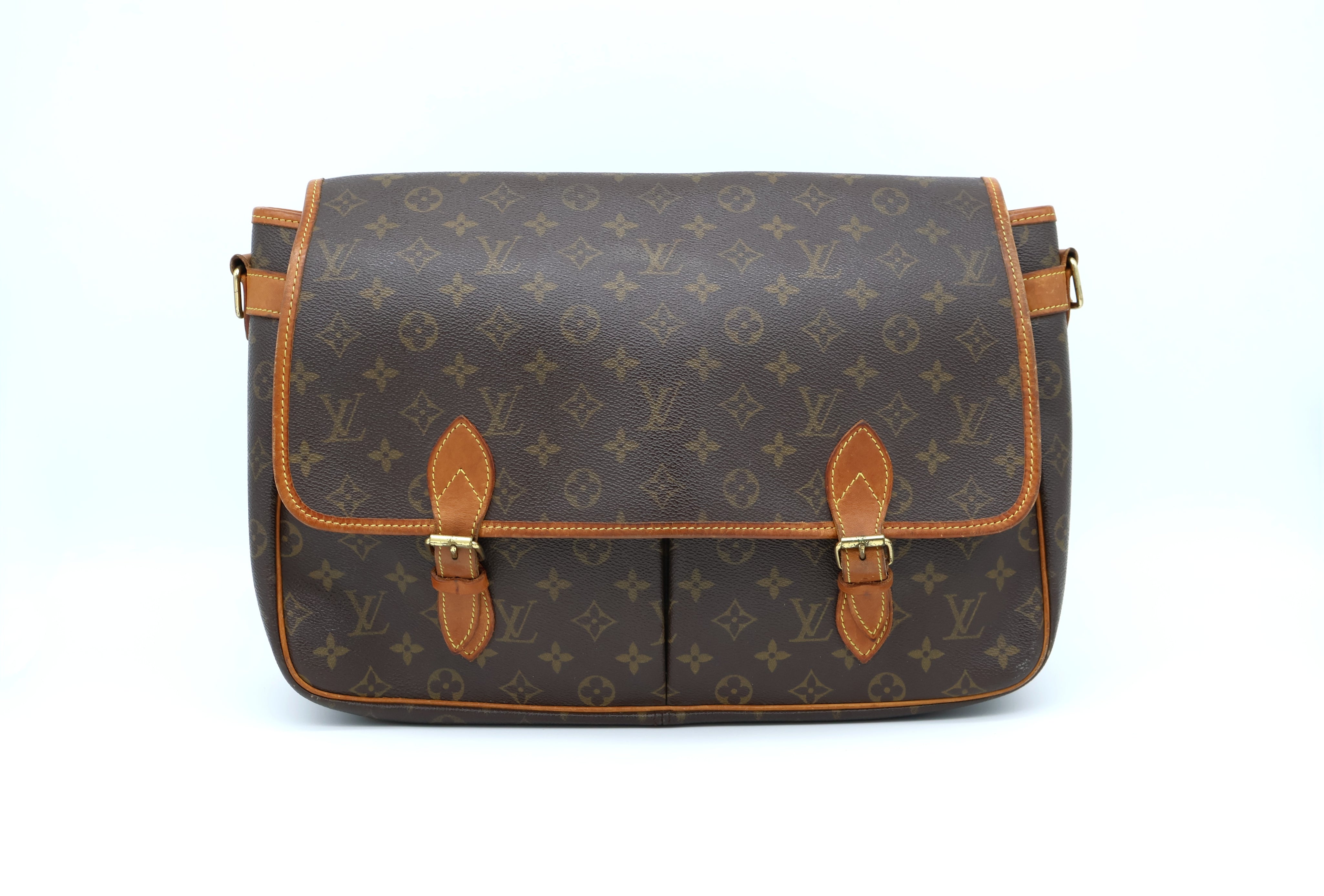 Louis Vuitton Gibecière GM