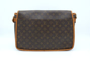 Louis Vuitton Gibecière GM