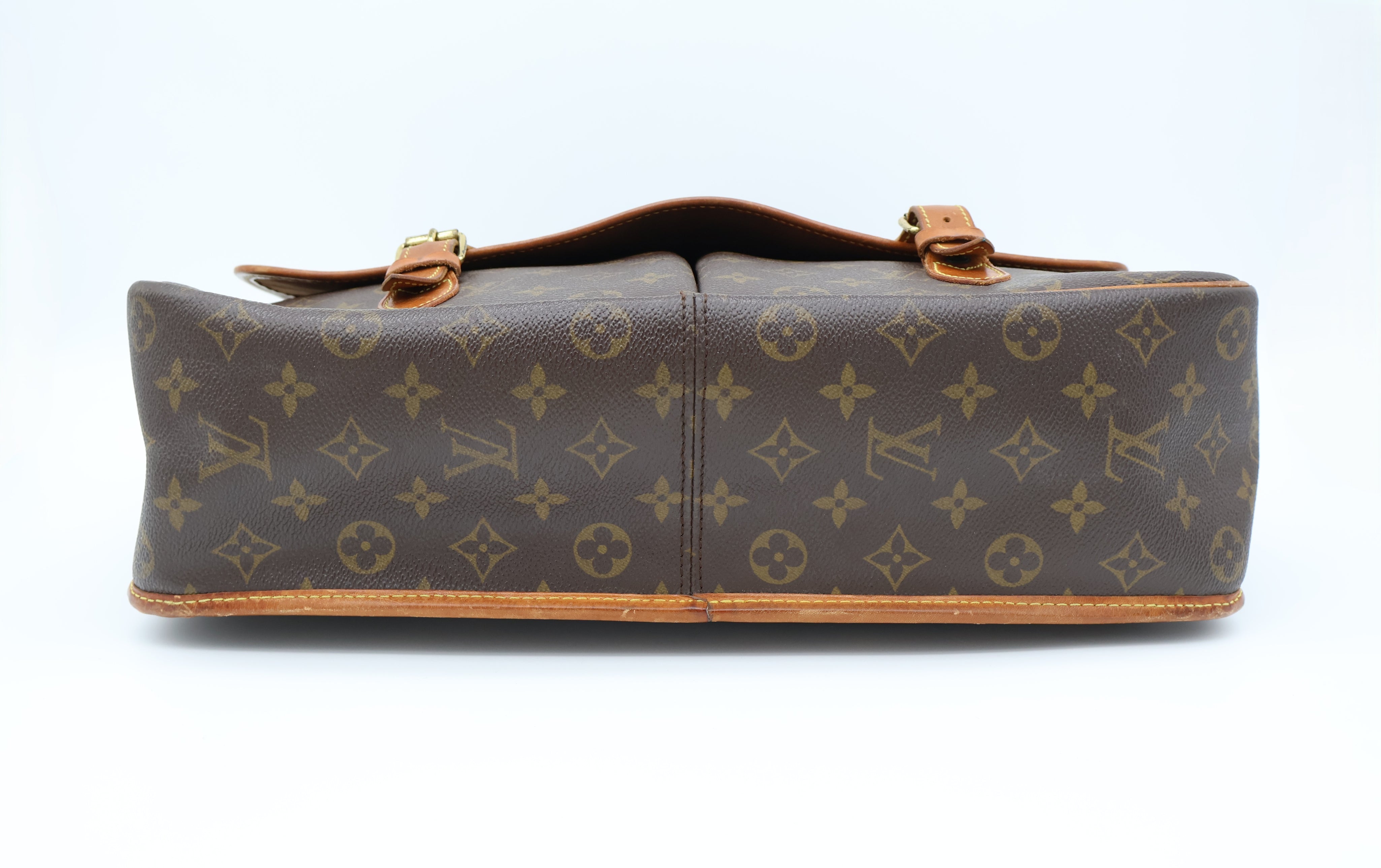 Louis Vuitton Gibecière GM