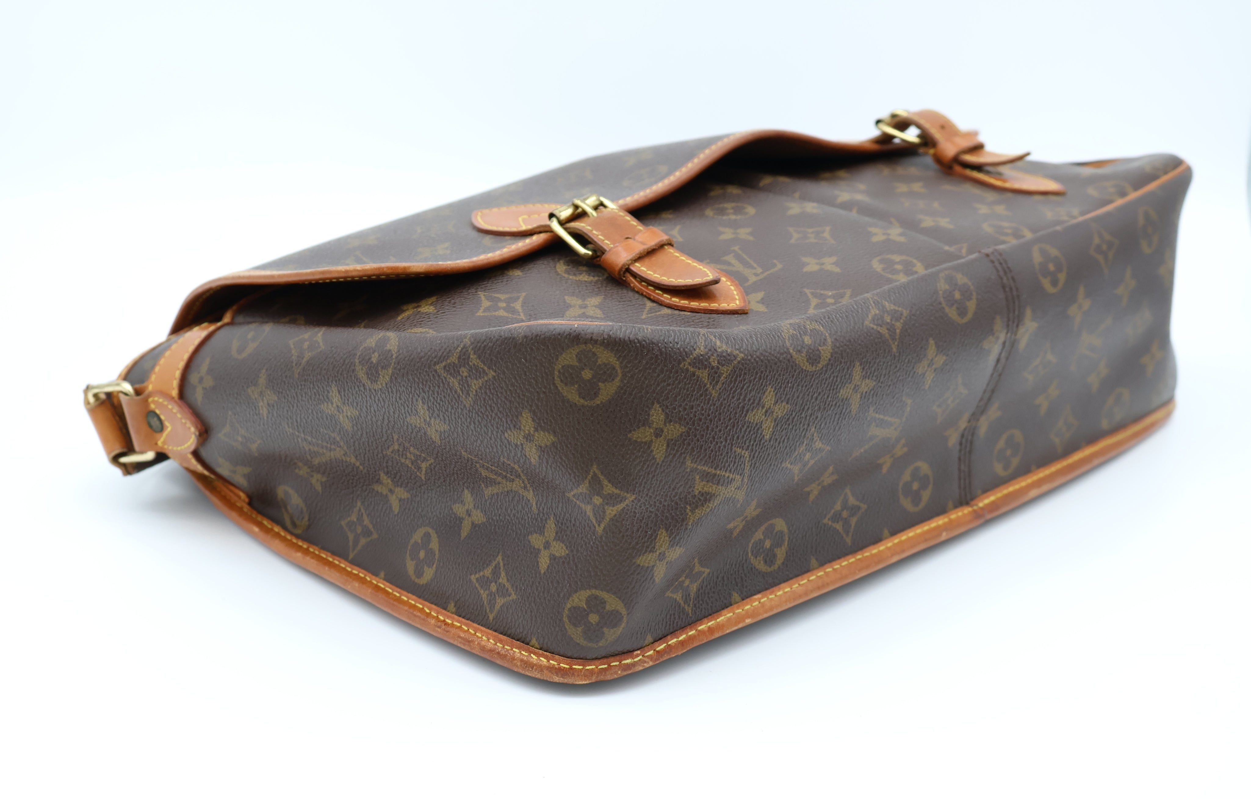 Louis Vuitton Gibecière GM