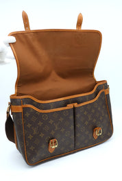 Louis Vuitton Gibecière GM