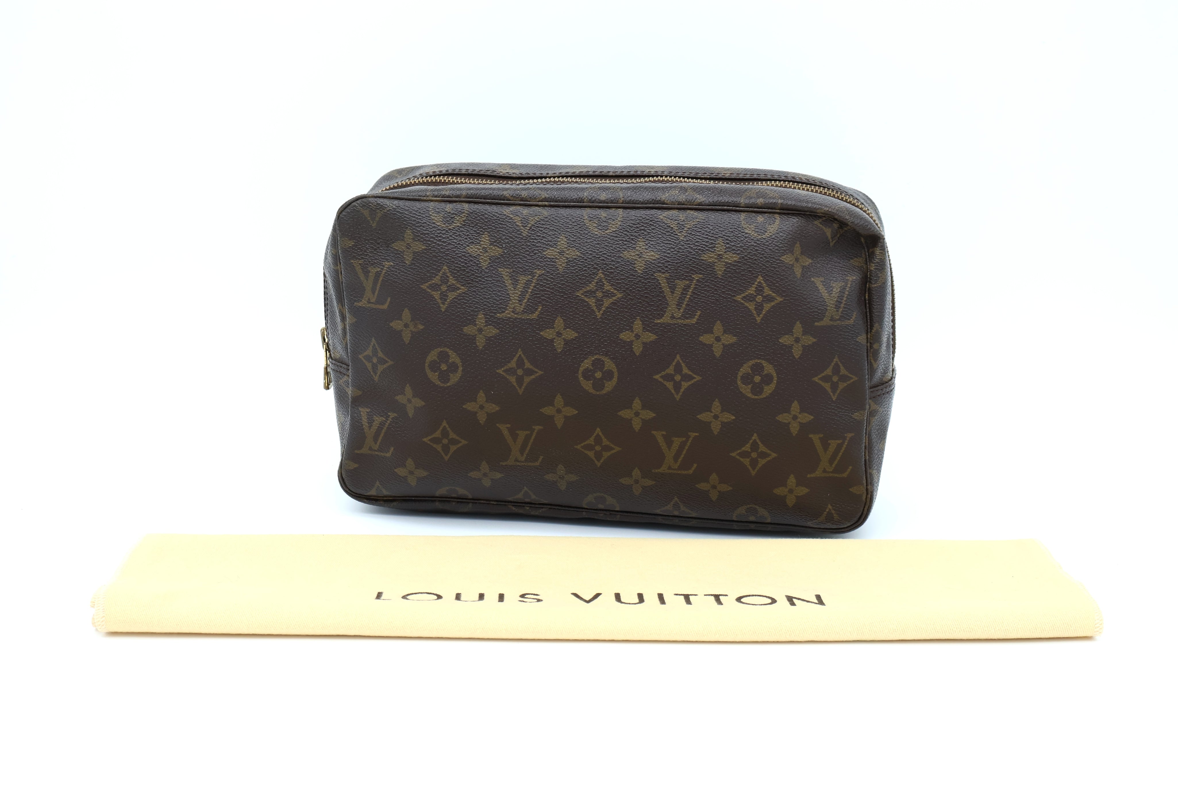 Louis Vuitton Trousse Toilette 28