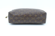 Louis Vuitton Trousse Toilette 28