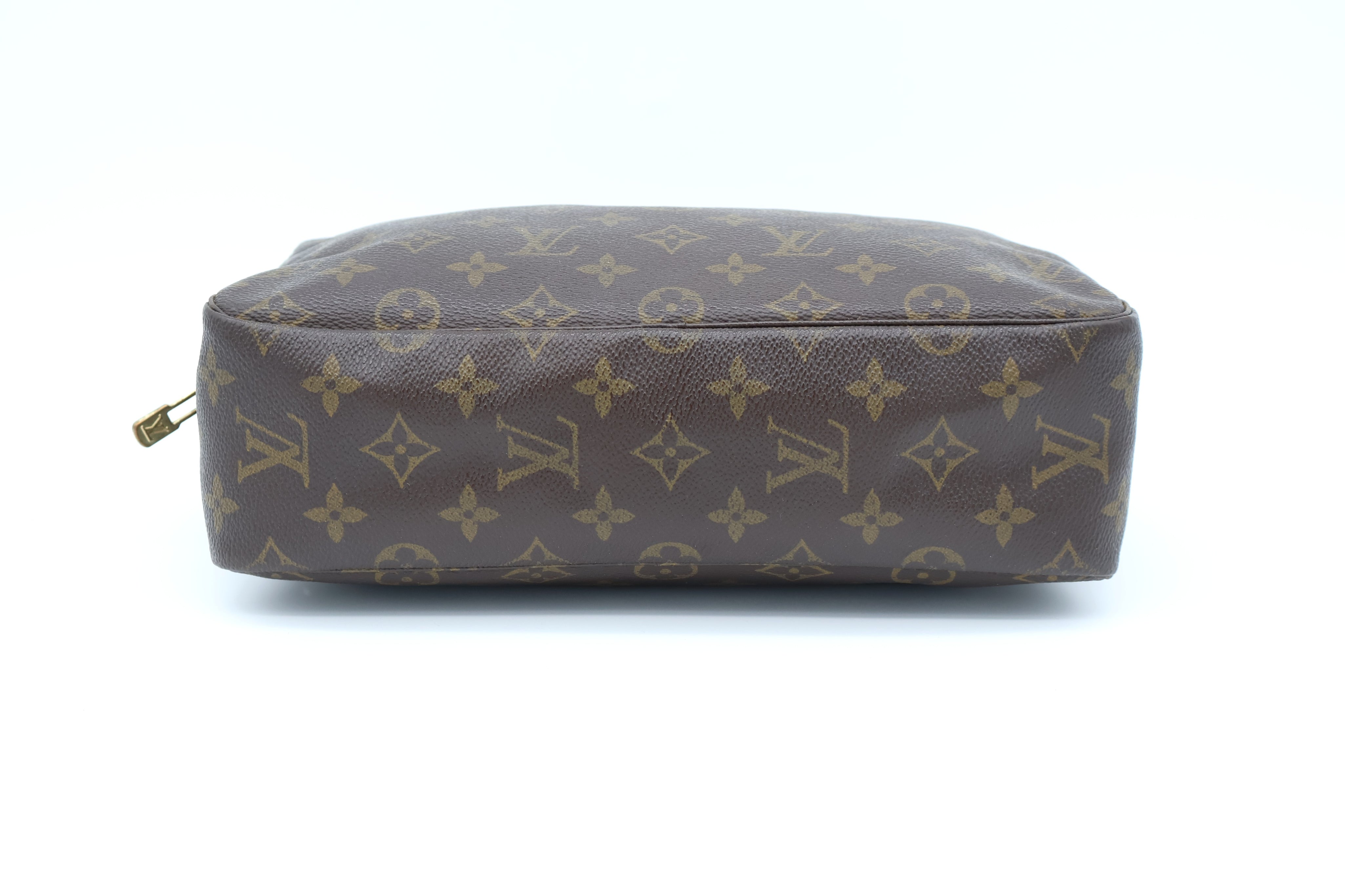 Louis Vuitton Trousse Toilette 28