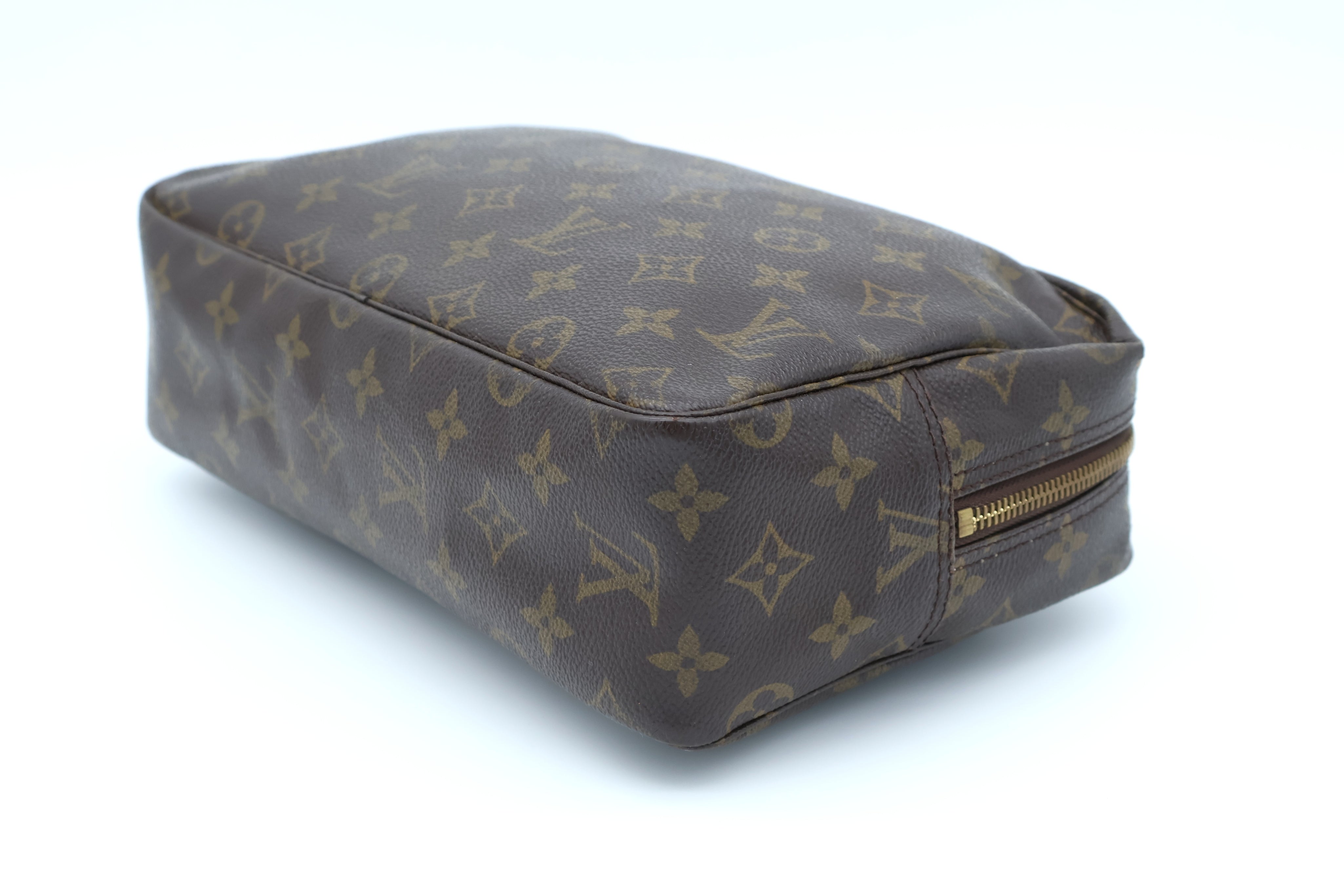 Louis Vuitton Trousse Toilette 28
