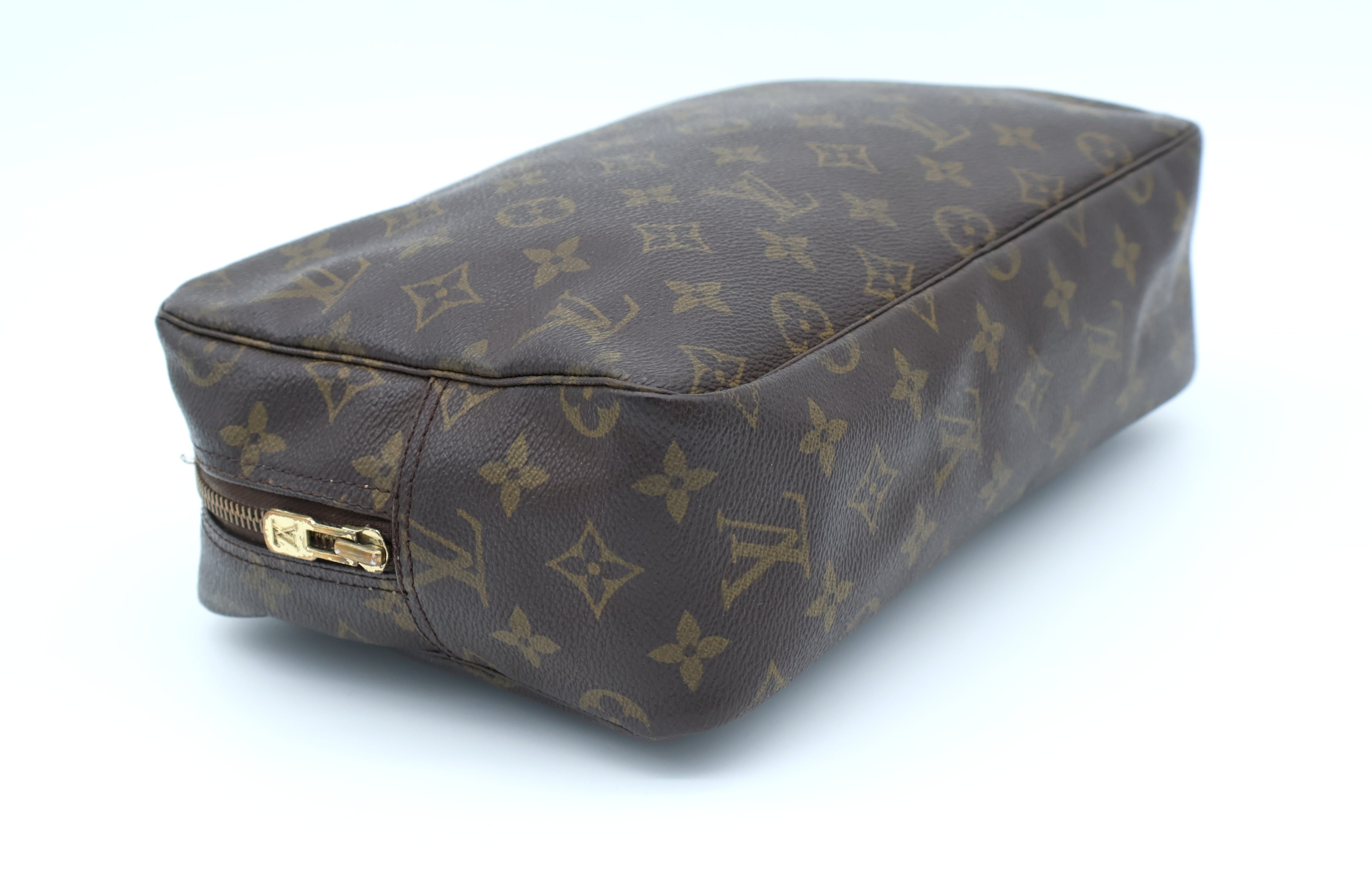 Louis Vuitton Trousse Toilette 28