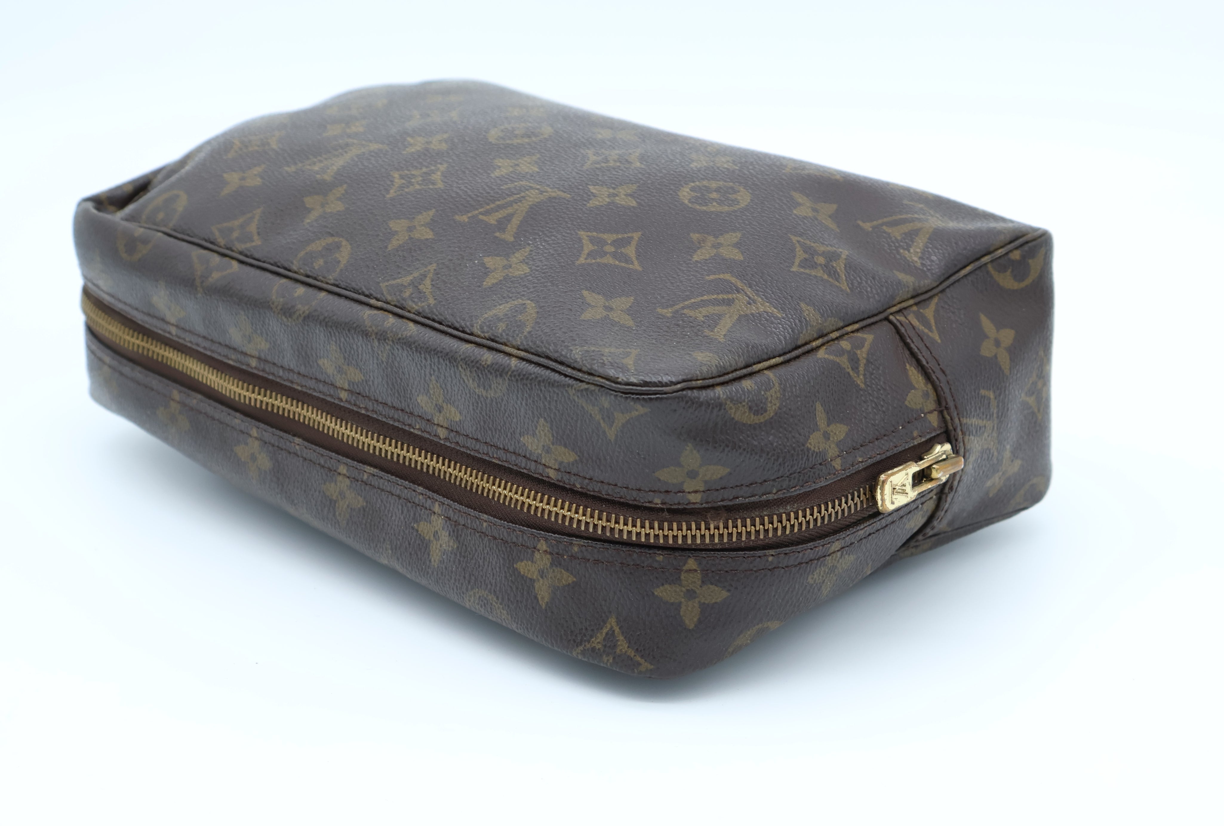 Louis Vuitton Trousse Toilette 28
