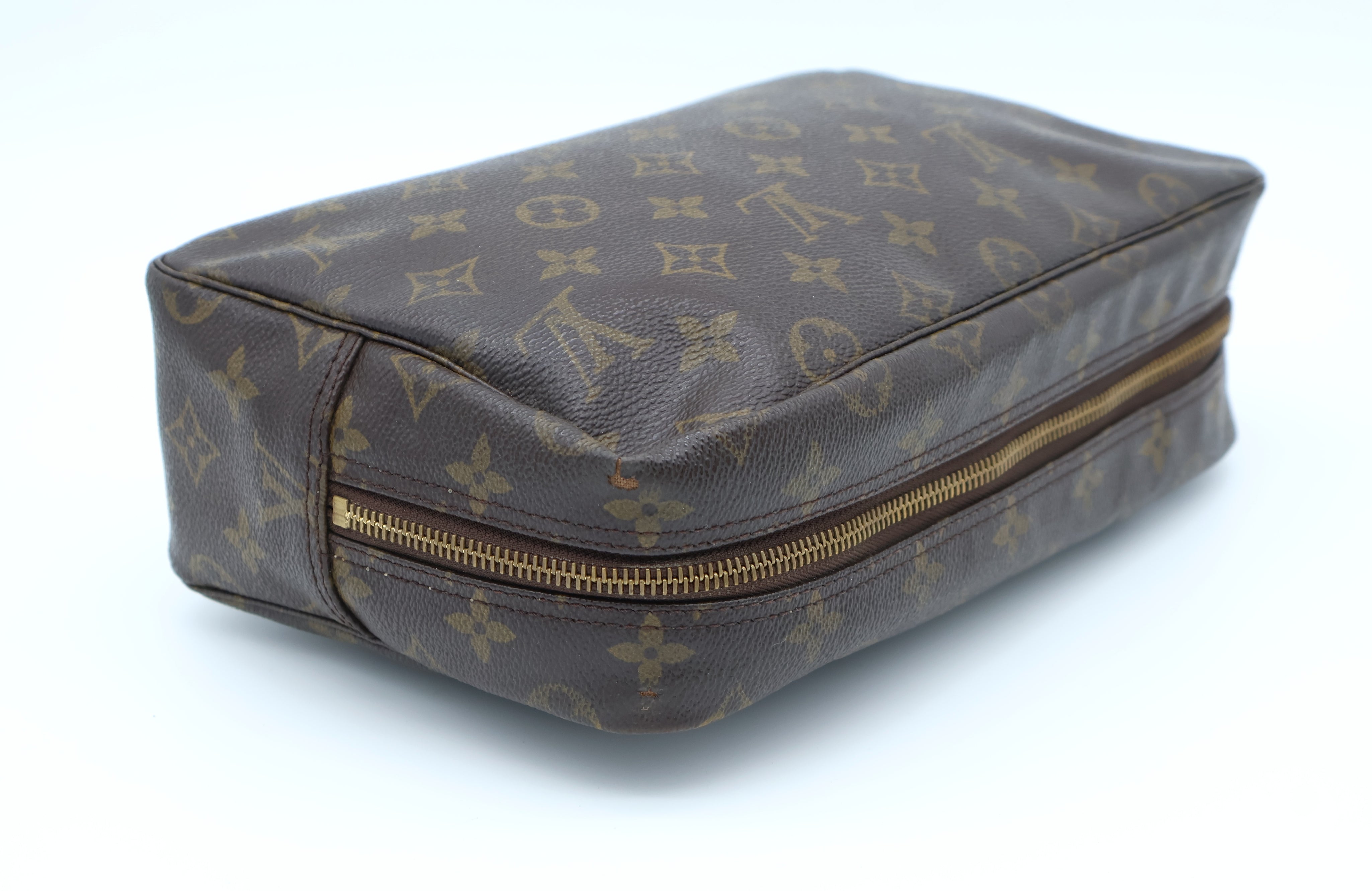 Louis Vuitton Trousse Toilette 28