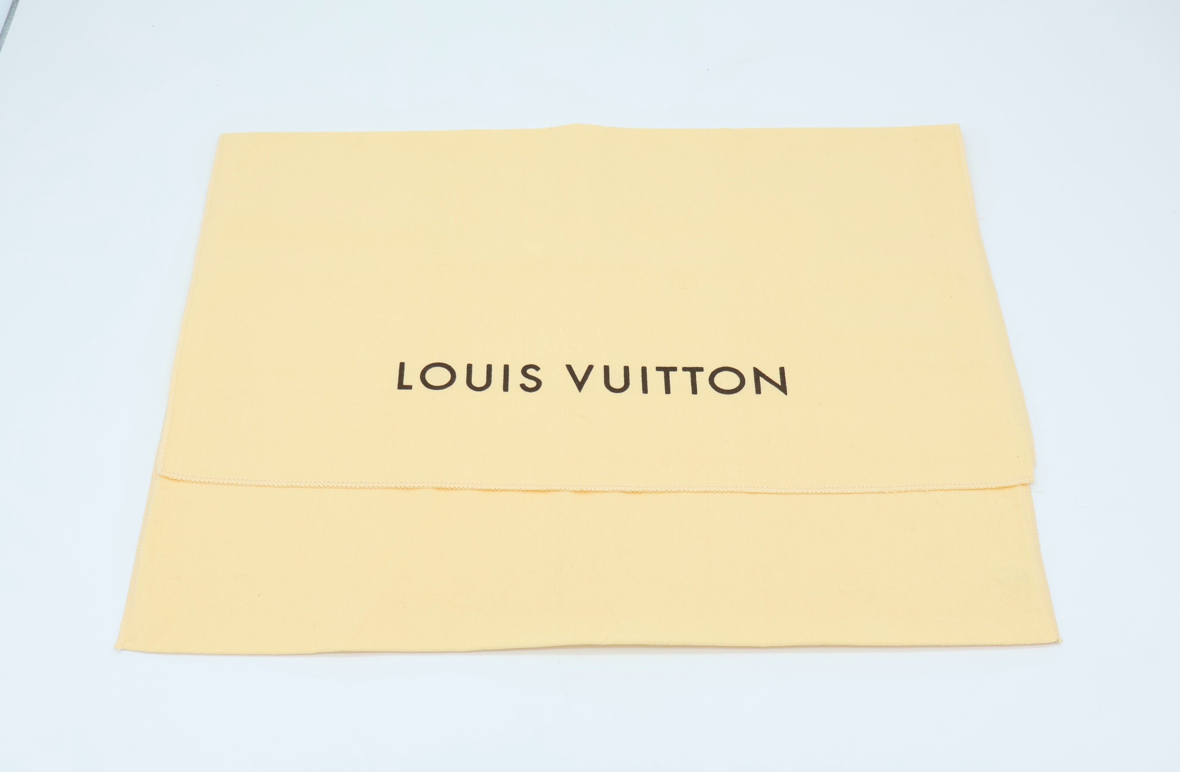 Louis Vuitton Papillon 26