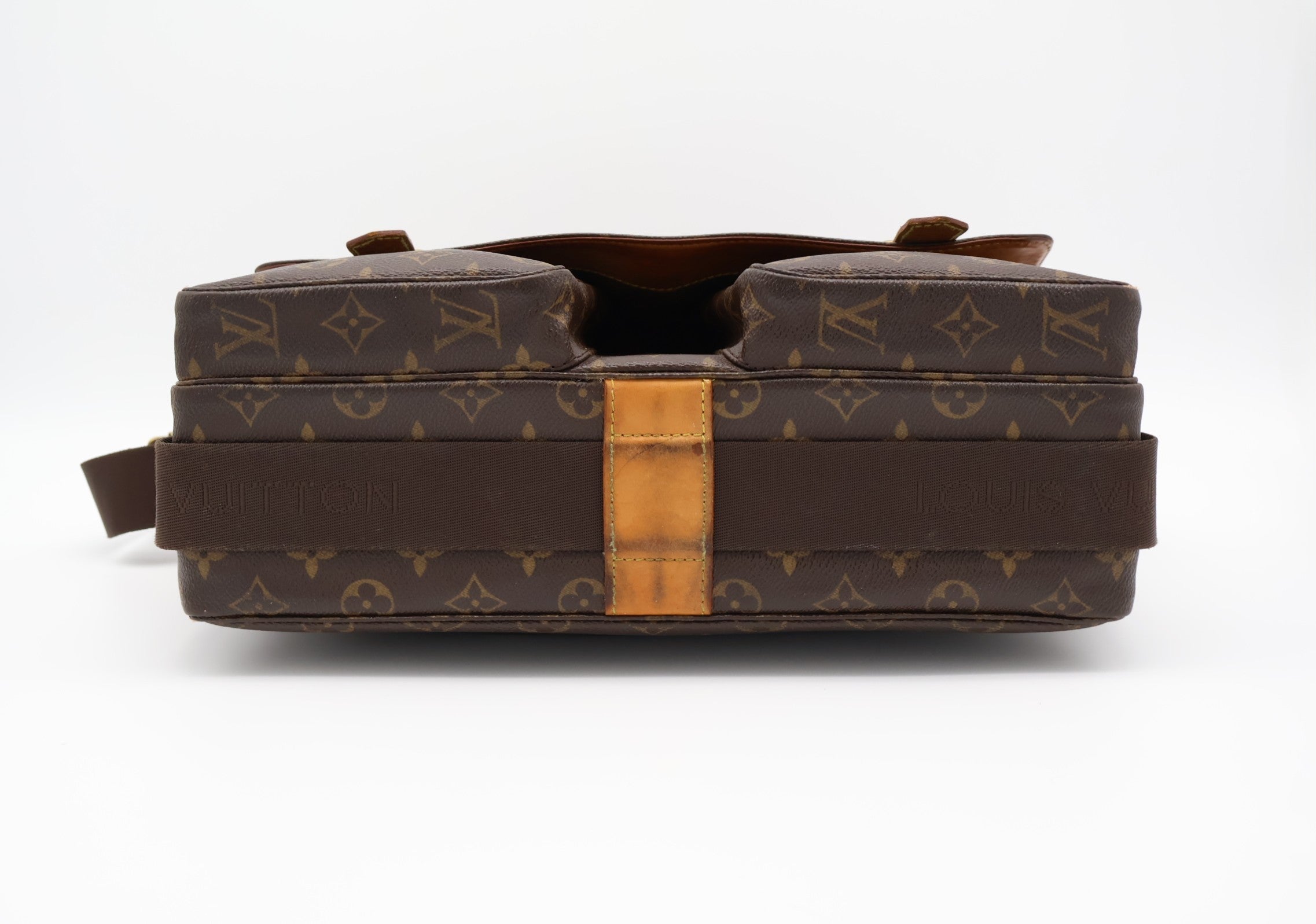 Louis Vuitton Broadway