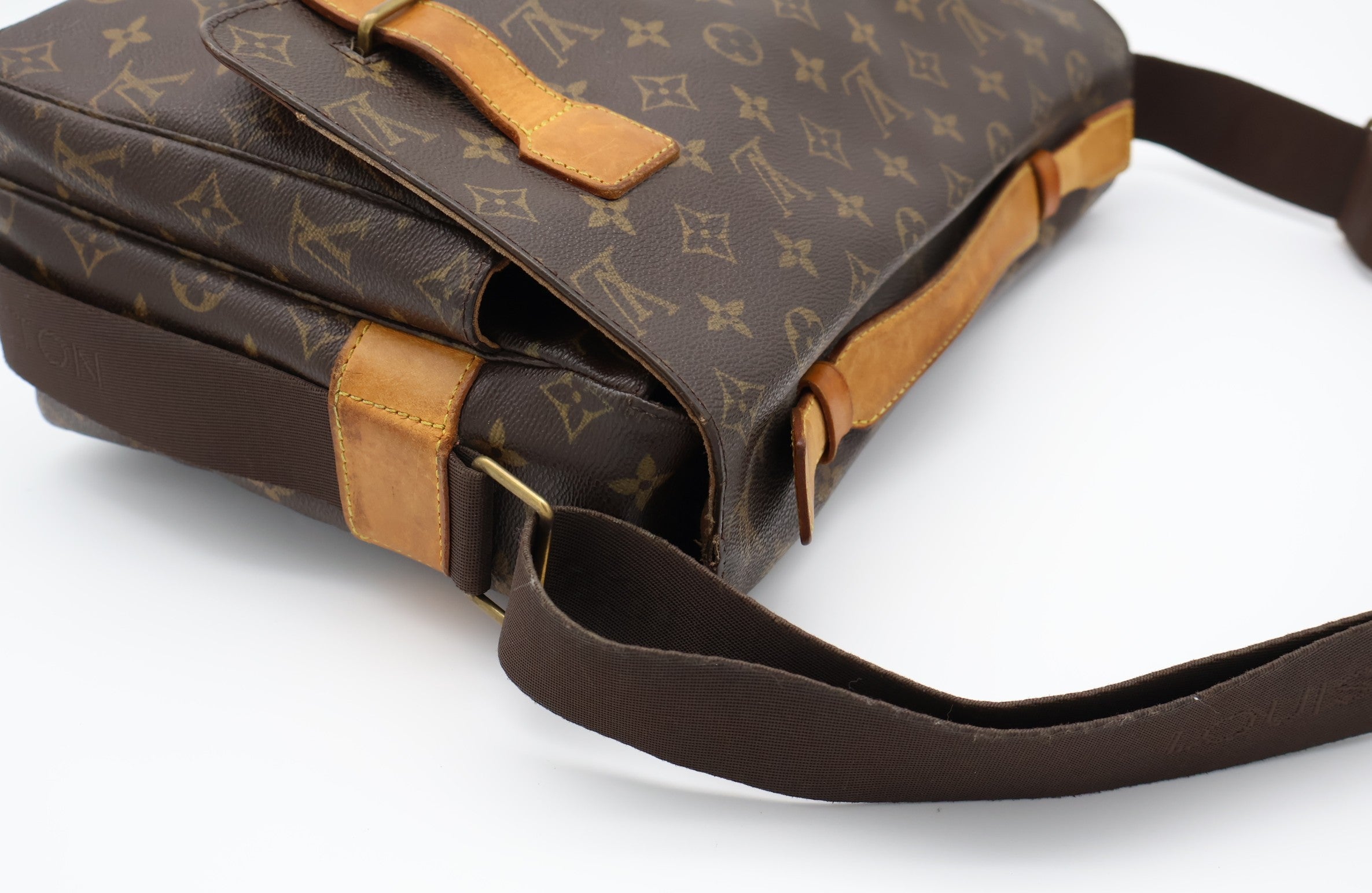 Louis Vuitton Broadway