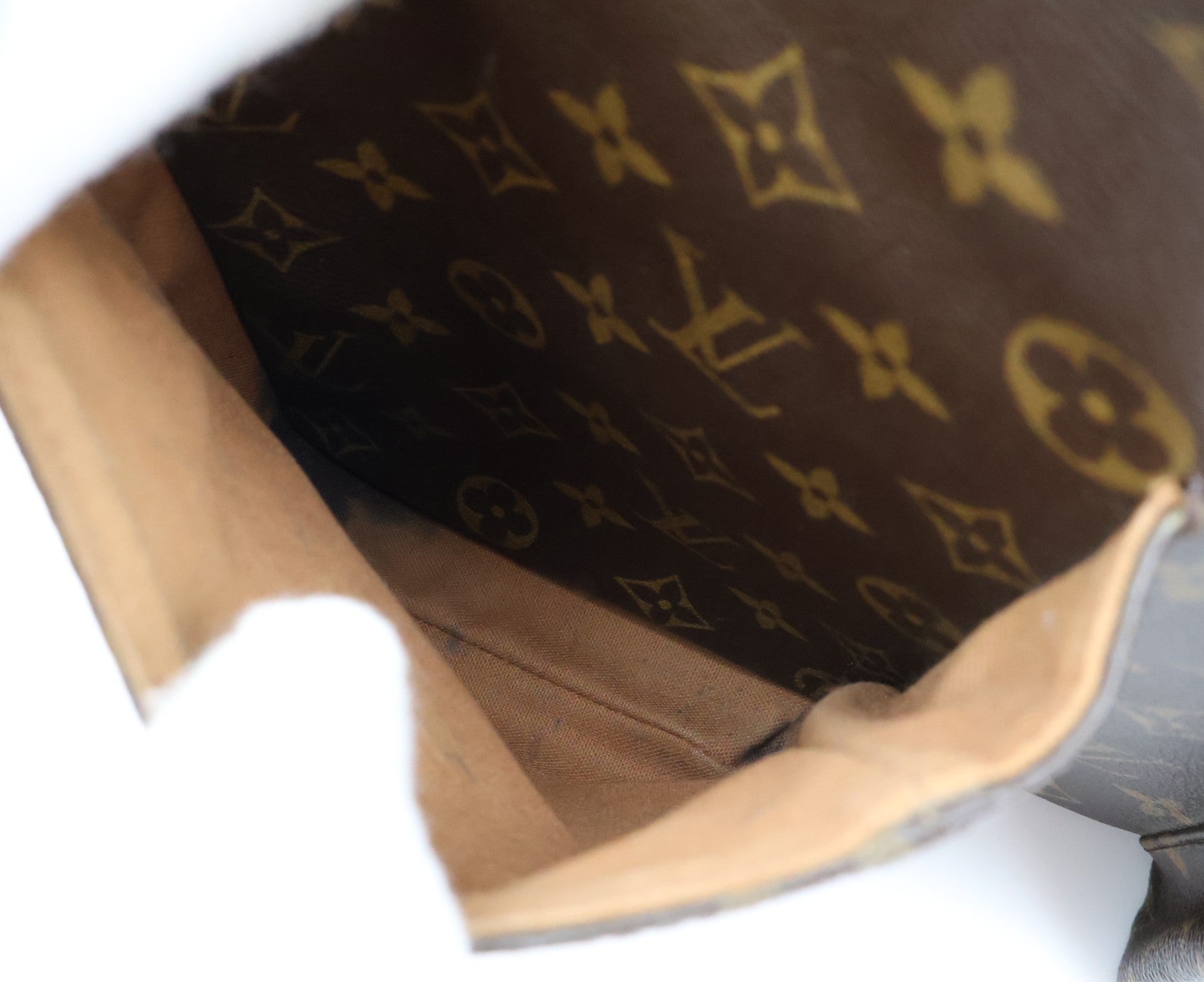 Louis Vuitton Broadway