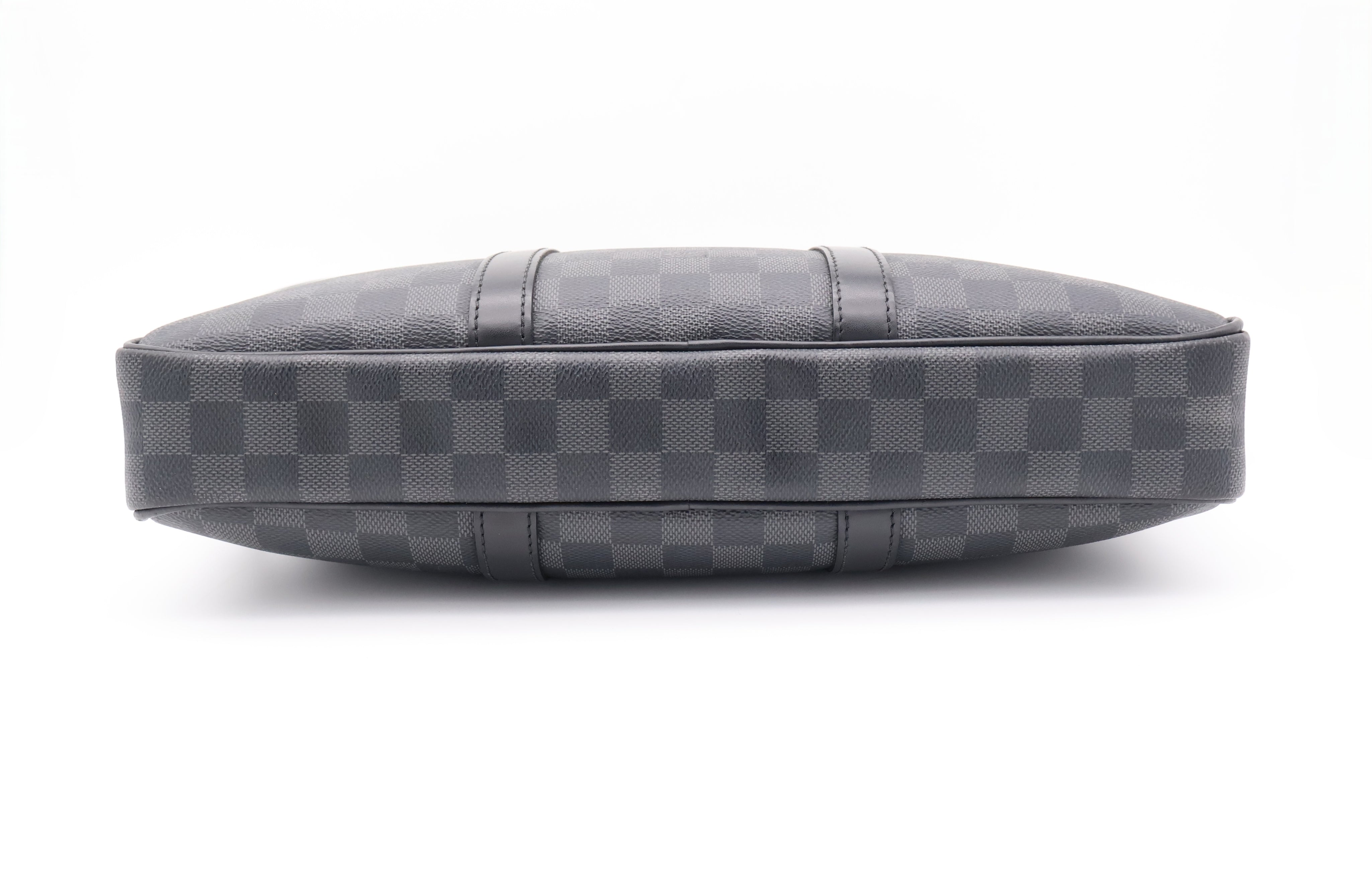 Louis Vuitton Porte Documents Voyage Damier Graphite
